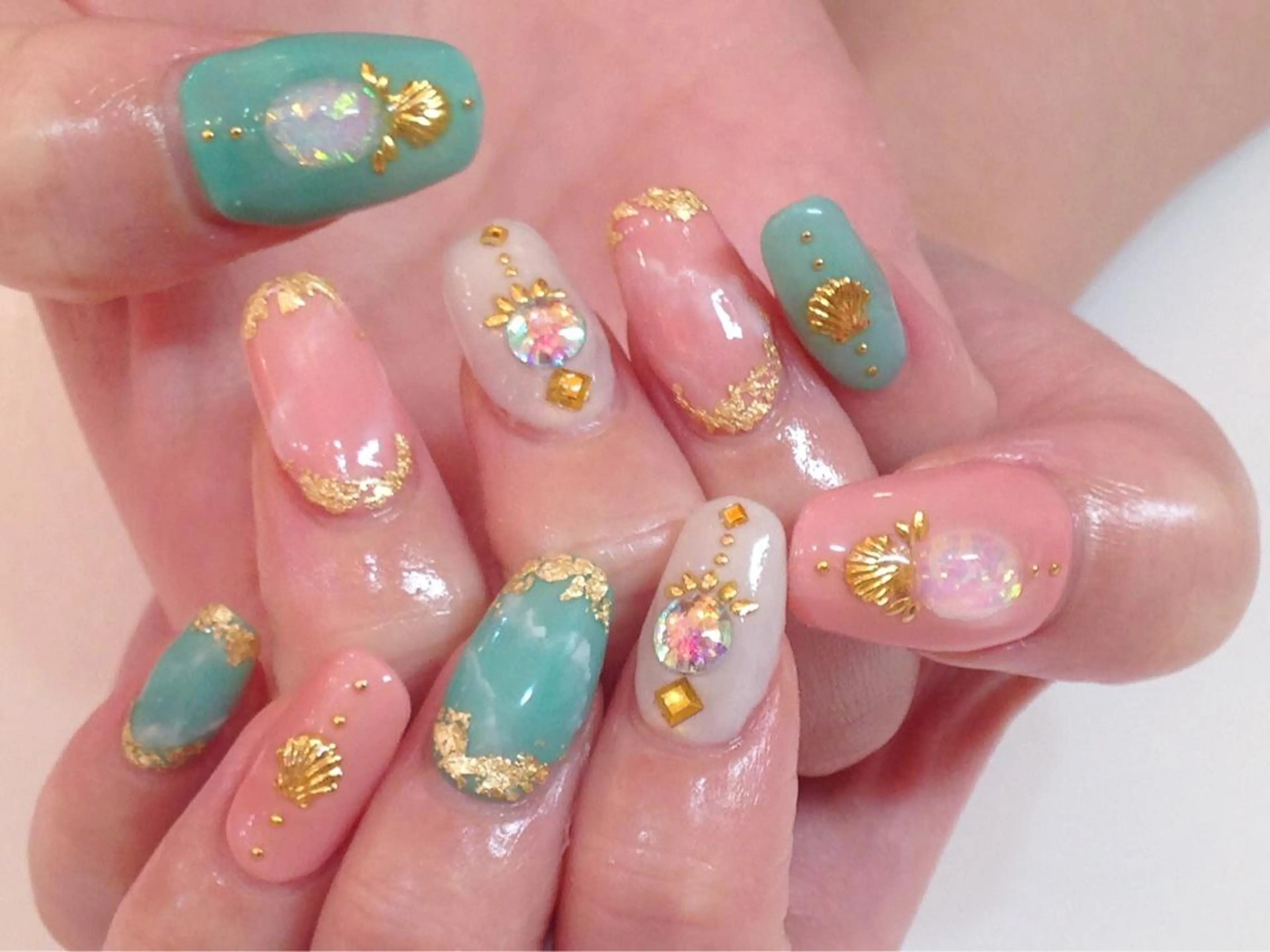 セミロング カラー パーマ ヘアアレンジ メンズ キッズ ネイル マツエク・マツパ 学生(メンズ向け) 付け放題 学生 アートネイル フットネイル NAILSGOGO shibuyaのネイルデザイン