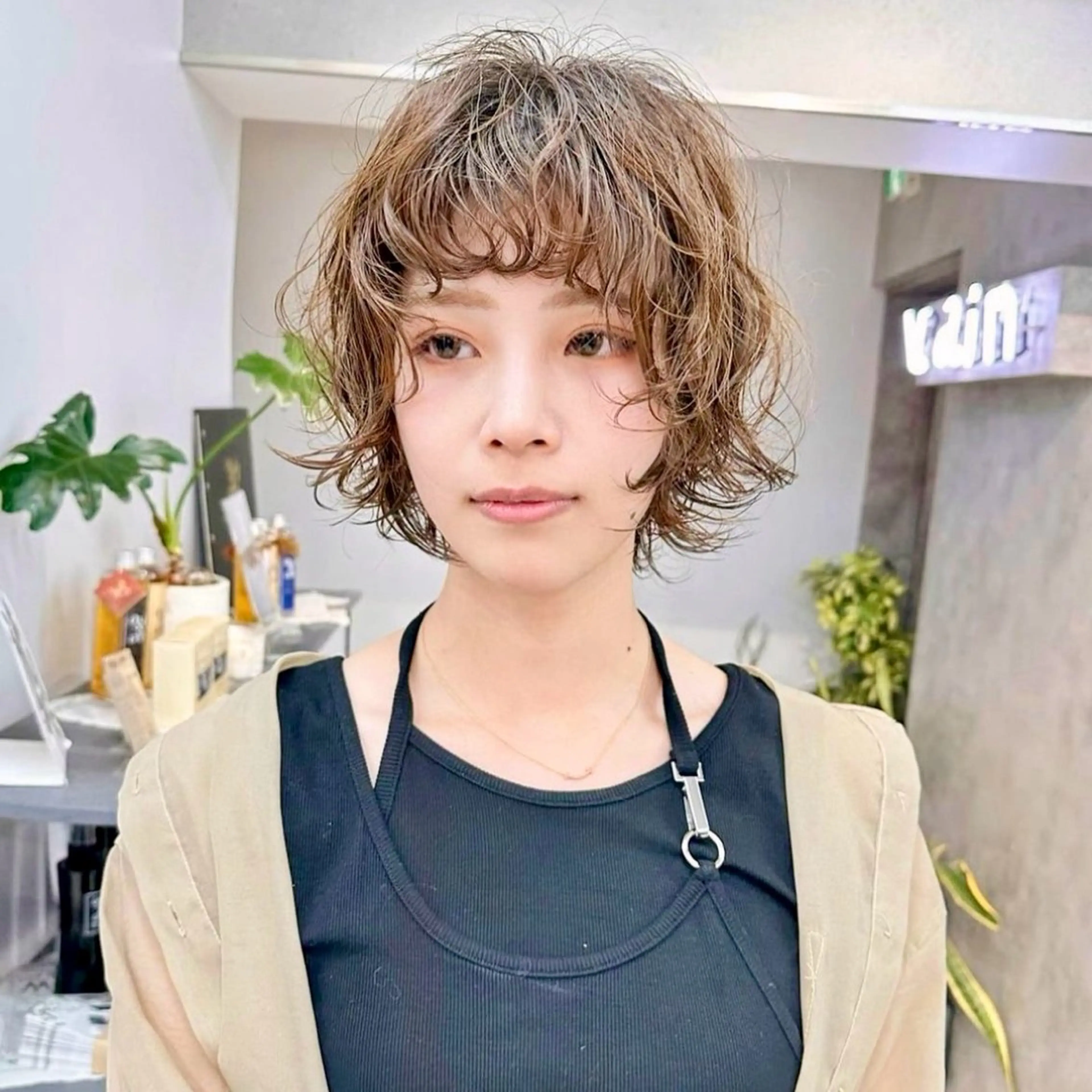 ショート パーマ カット ヘアカラー パーマ 透け感カラー 🌱いわさきのヘアスタイル