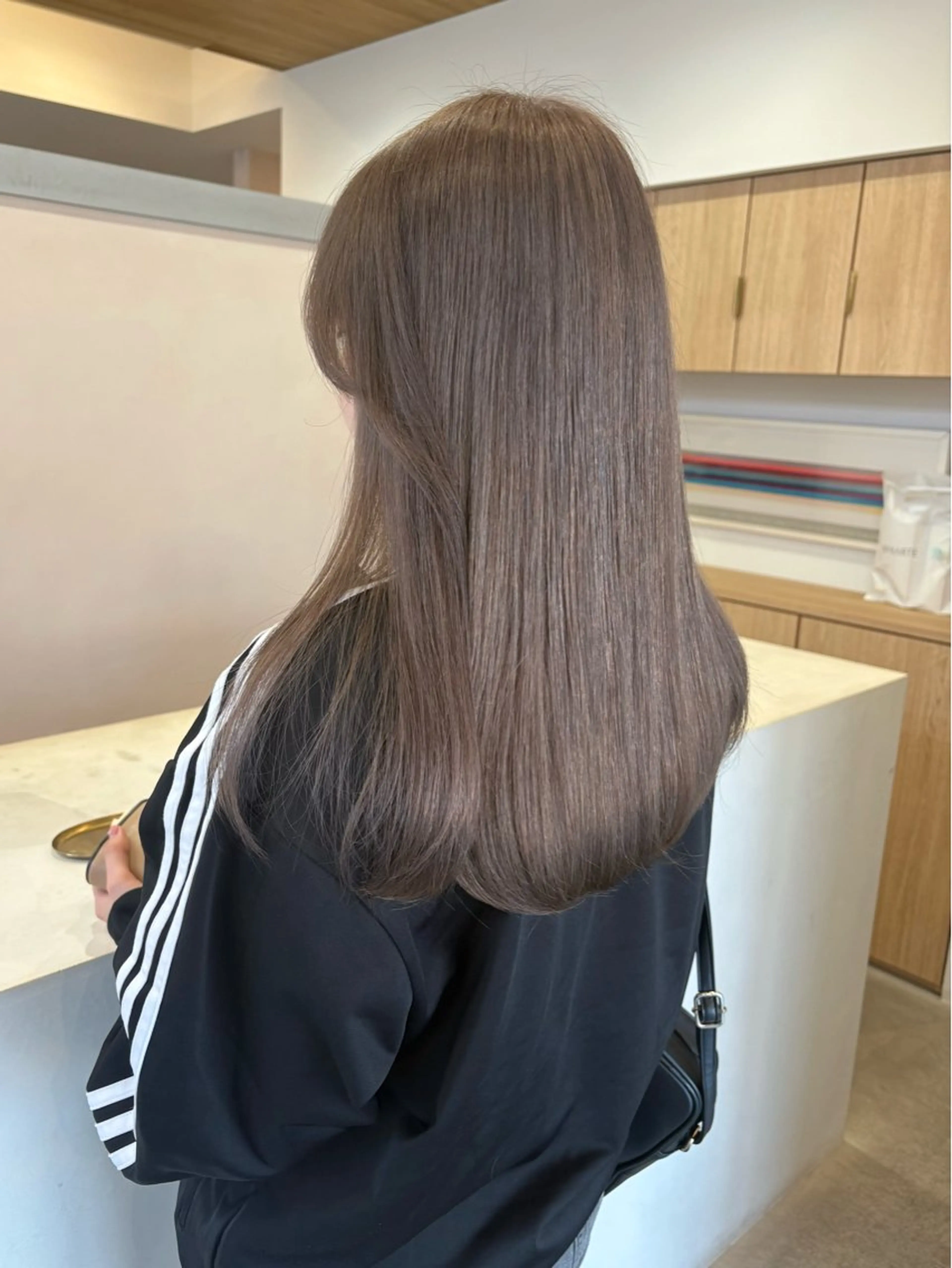 ロング カラー ブリーチ グレージュ 🎀レイヤーカット 韓国ヘア🎀maiのヘアスタイル