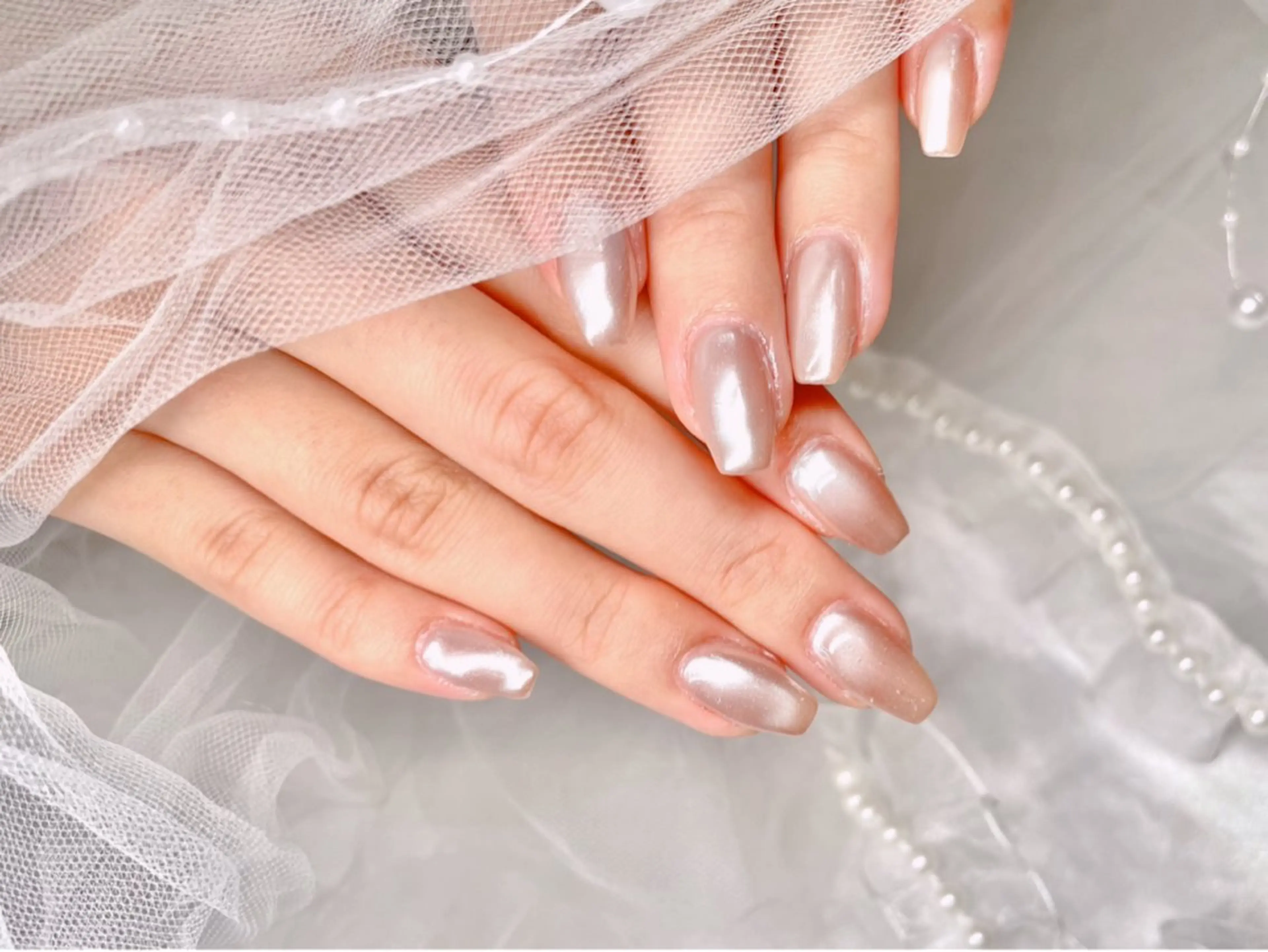ネイル 氷ネイル・うるうるネイル ミラーネイル ホワイト ハンドネイル ゆりか ジョアアンジェ福島のネイルデザイン