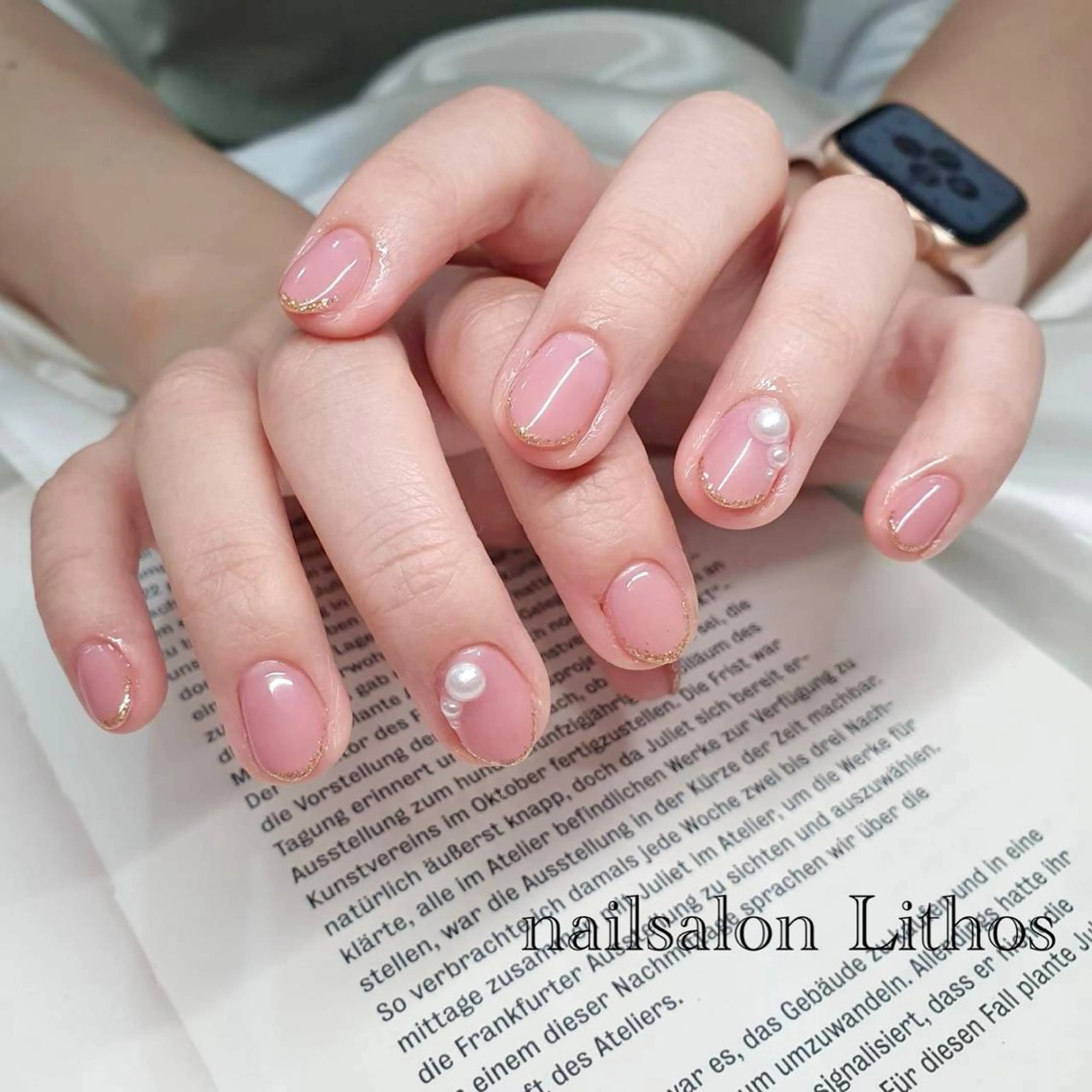 ネイル フレンチネイル ジェルネイル 韓国ネイル ラメ(グリッター) オフィスネイル ハンドネイル nailsalon Lithos所属・nailsalon Recontreのネイルデザイン