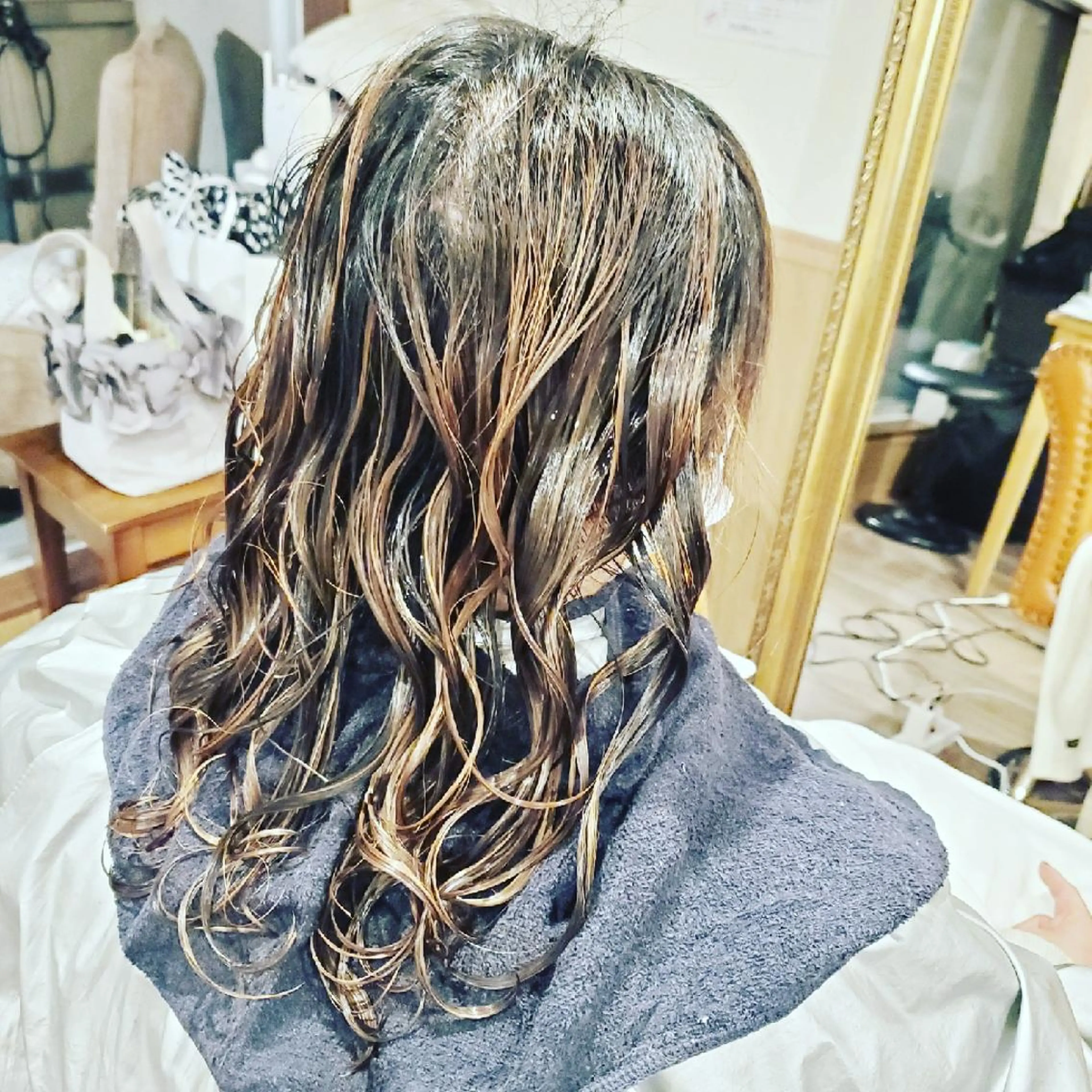 ロング カラー パーマ アディクシーカラー ブリーチ イルミナカラー 外国人風カラー トリートメント カット ヘアカラー パーマ spa hair ark 富井直美のヘアスタイル