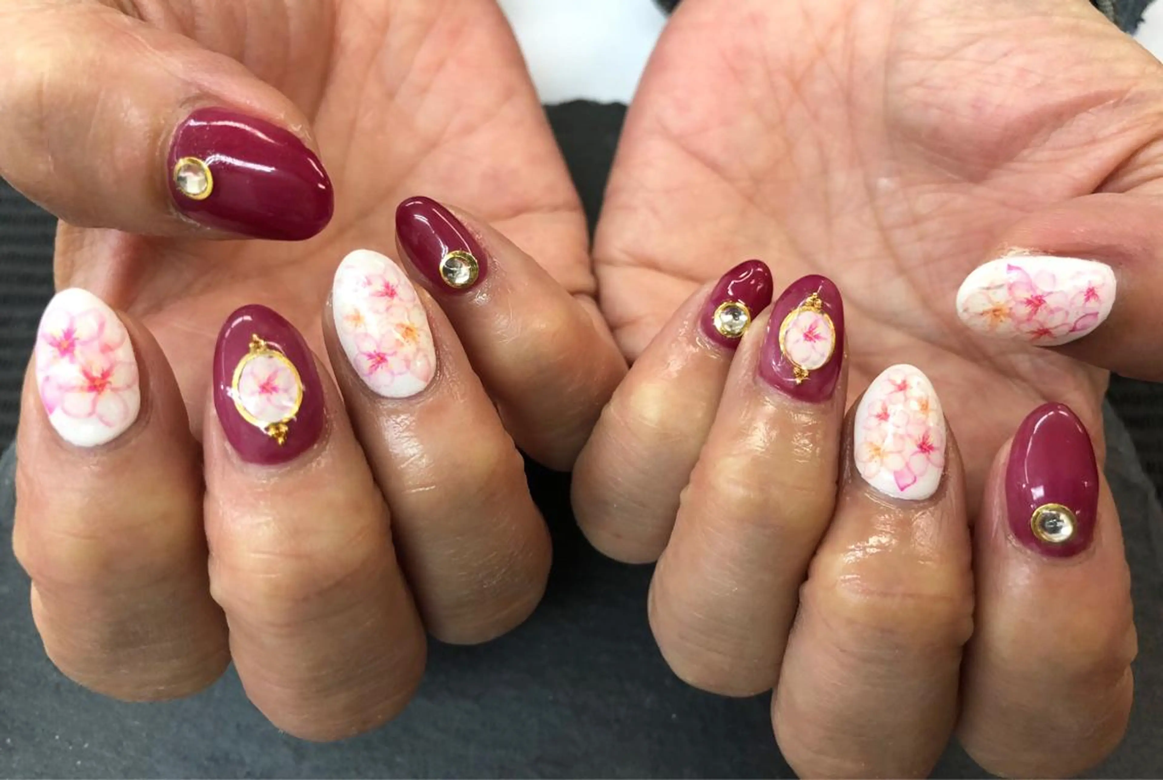 ネイル esNail&eye イーズネイル＆アイのネイルデザイン