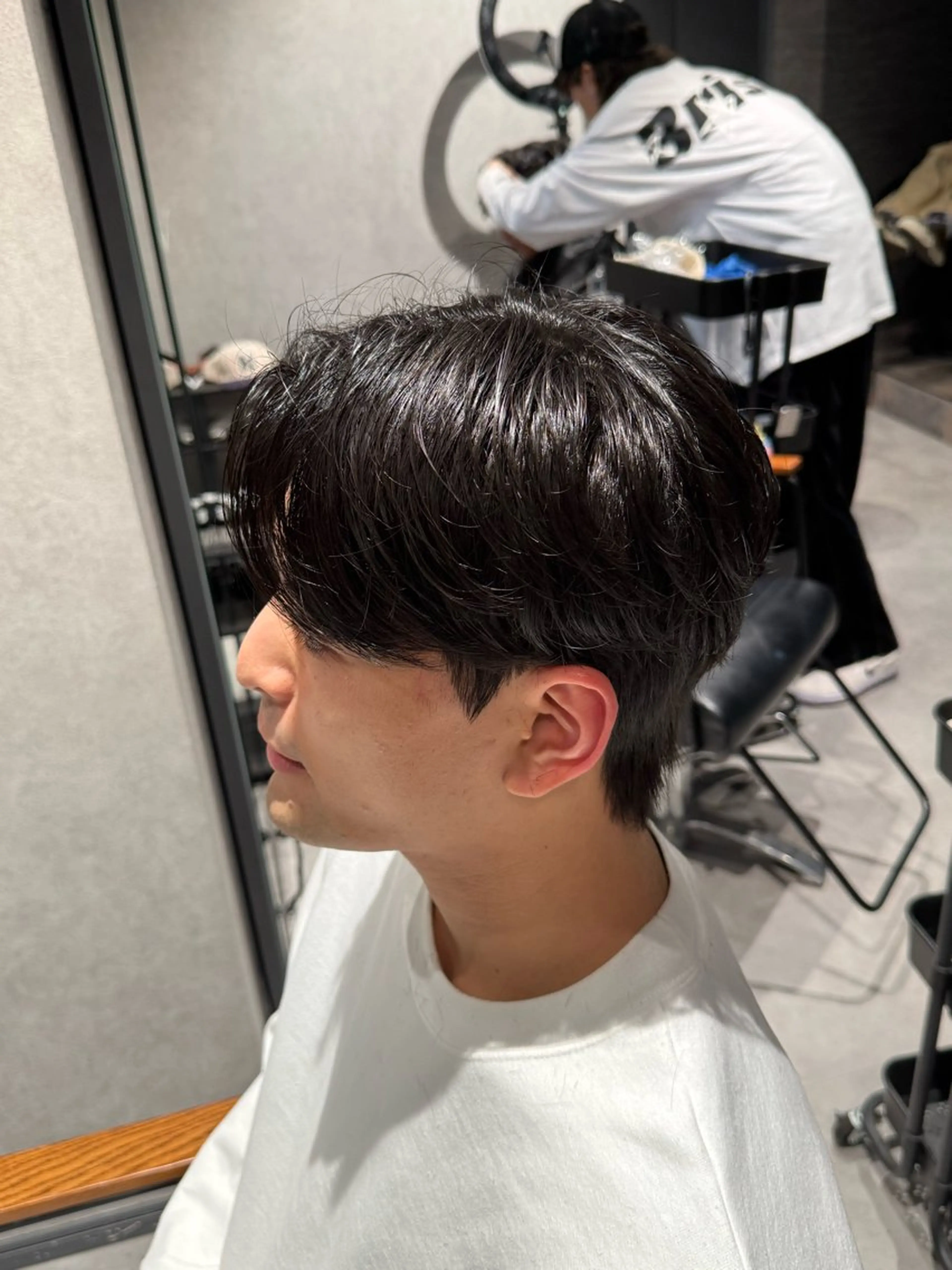 パーマ メンズ ダウンパーマ メンズパーマ ニュアンスパーマ カット パーマ トリートメント 韓国特化🇰🇷愁斗 センターパートパーマのヘアスタイル