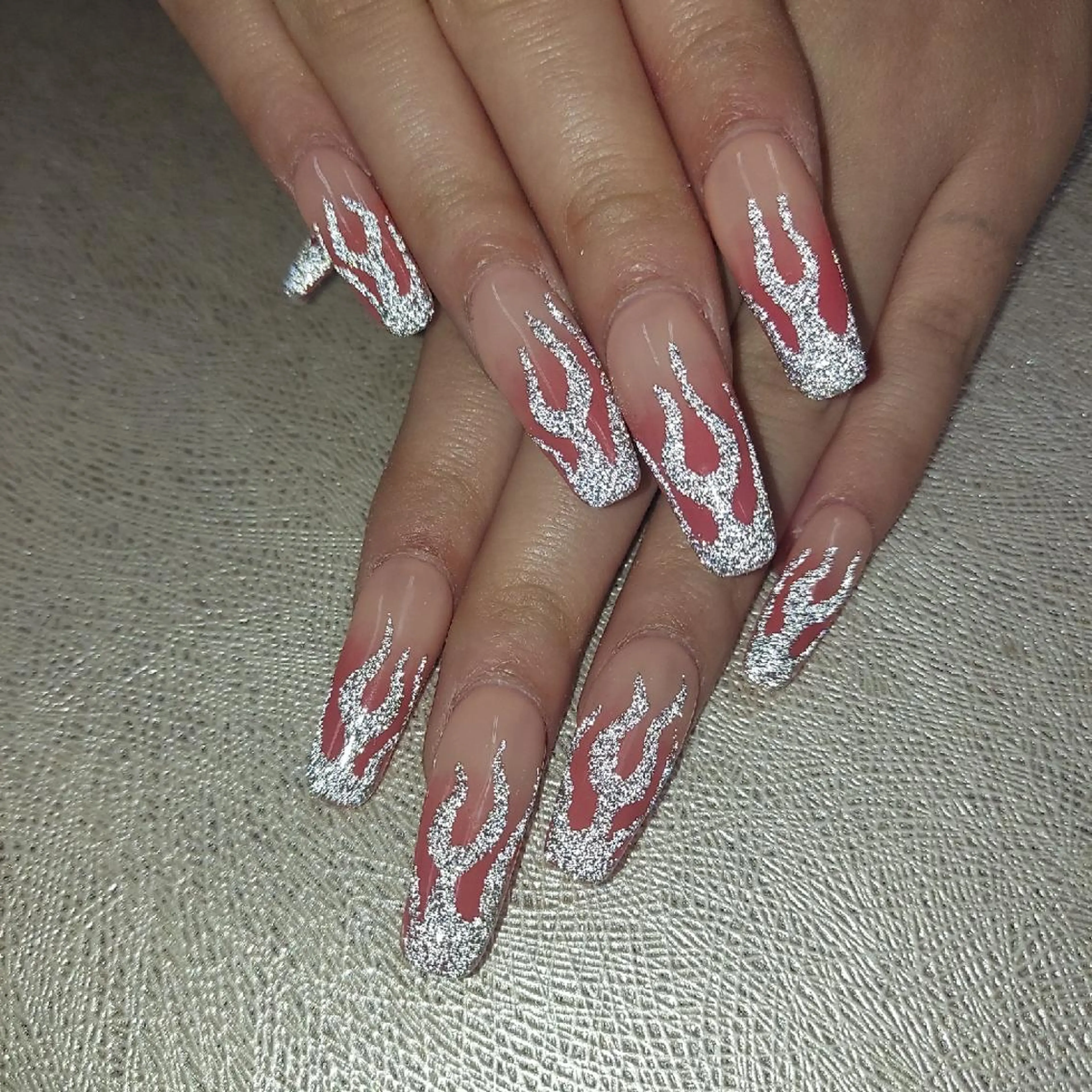 ネイル アートネイル ジェルネイル 持ち込み ニュアンスネイル パラジェル 河野ちえ (雑誌掲載サロン)のネイルデザイン