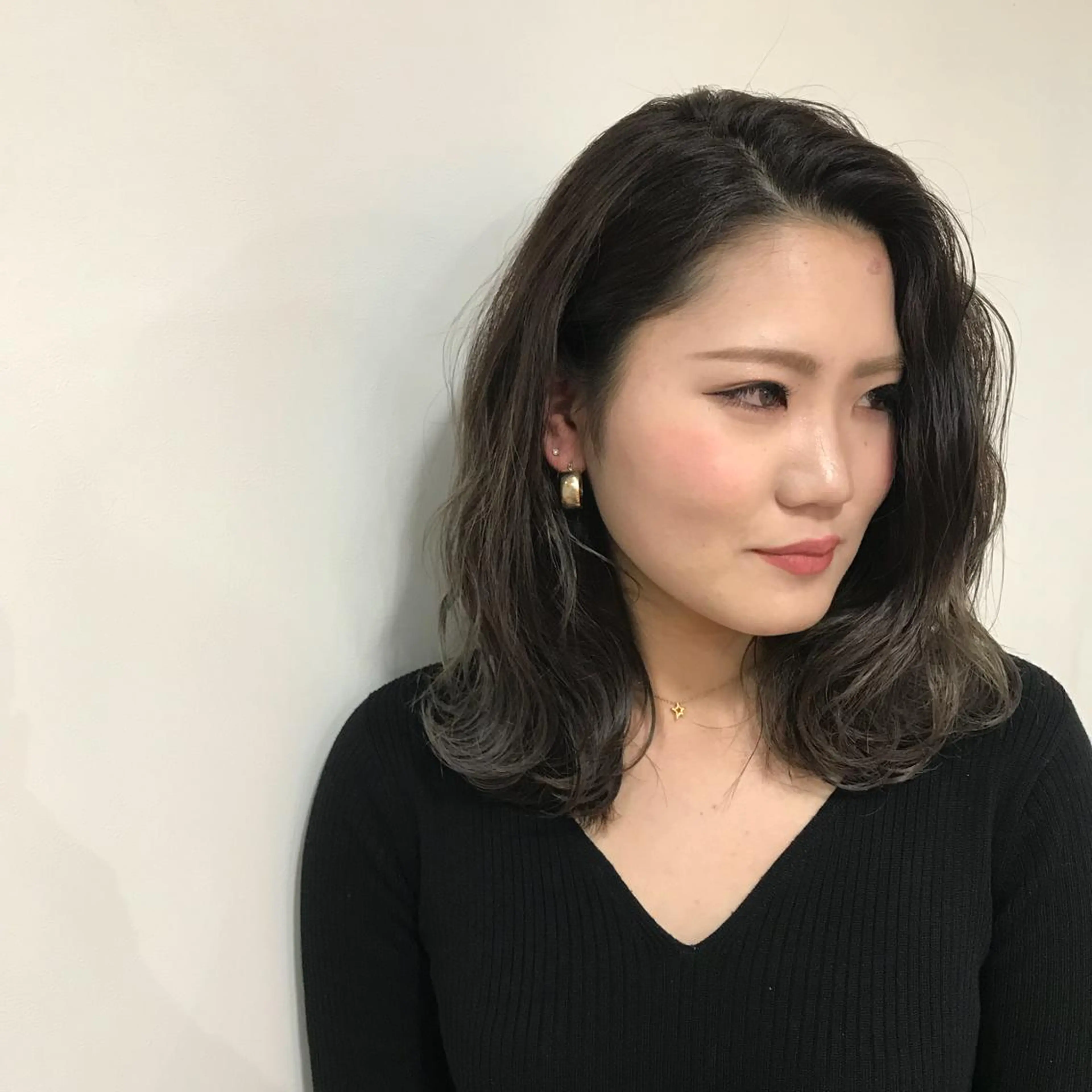 セミロング カラー レイヤー/顔周り /AKARIのヘアスタイル