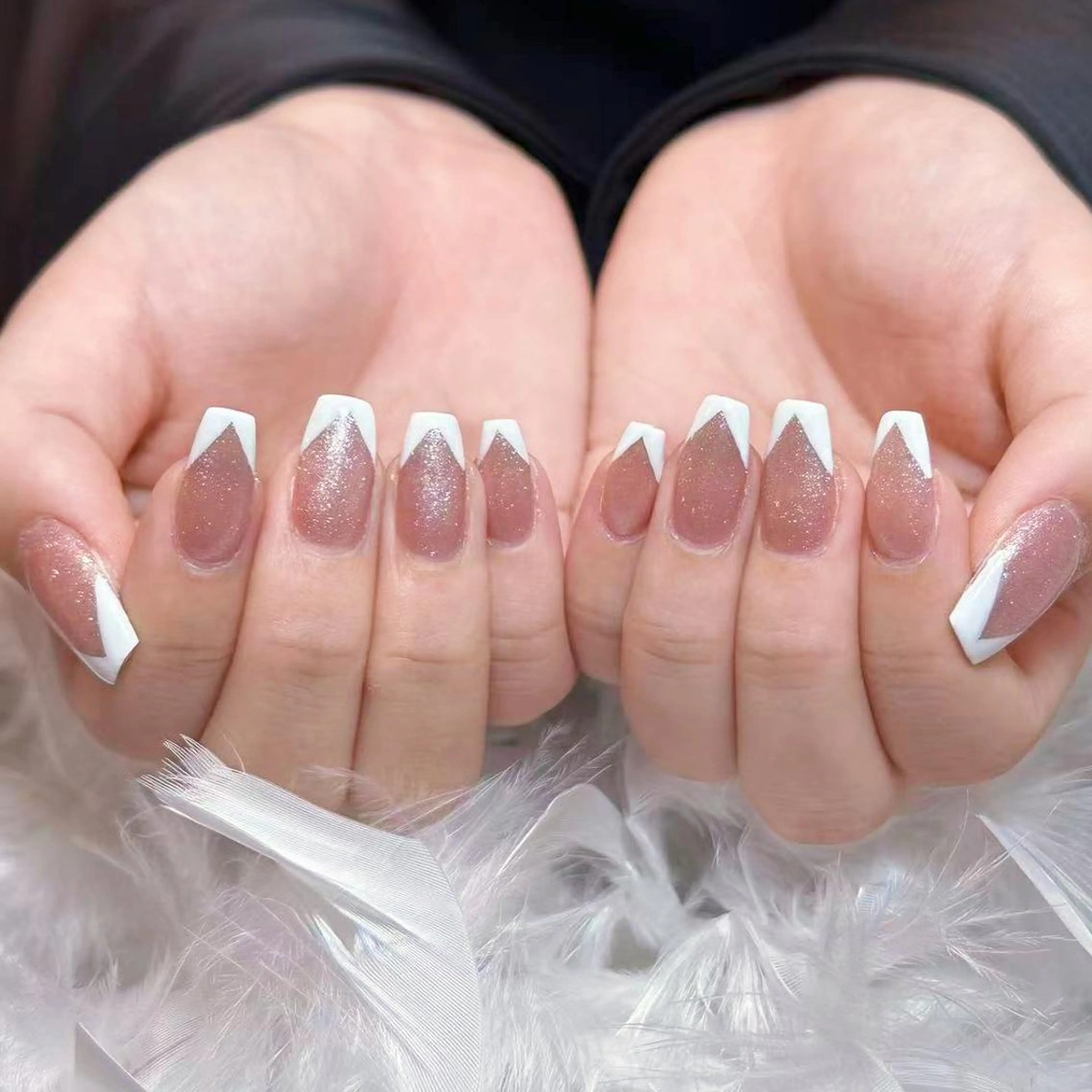 ネイル アートネイル オーロラネイル ガーリー キラキラネイル 韓国ネイル ハンドネイル nina 💅のネイルデザイン
