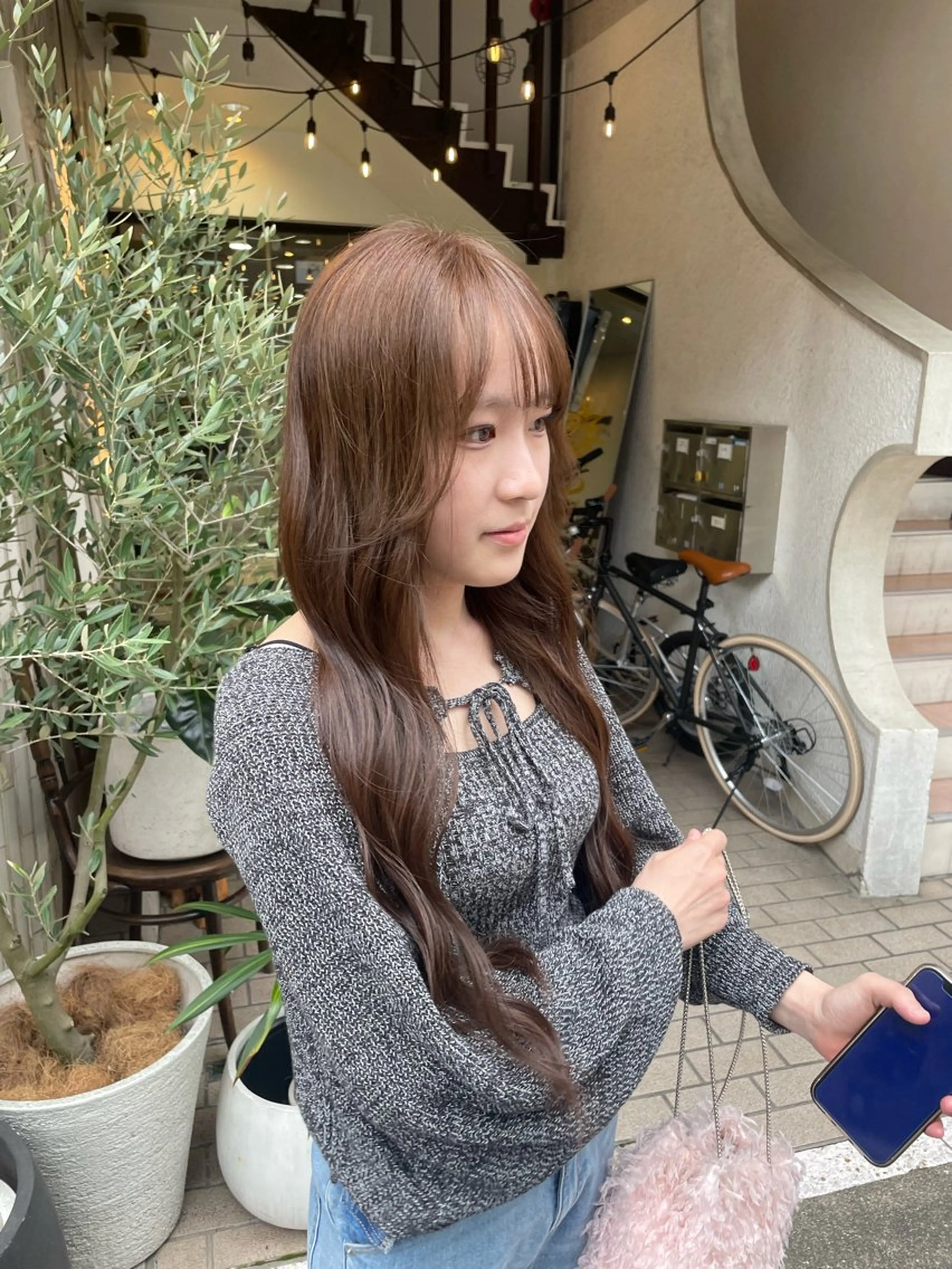 ロング 山本 眞白のヘアスタイル