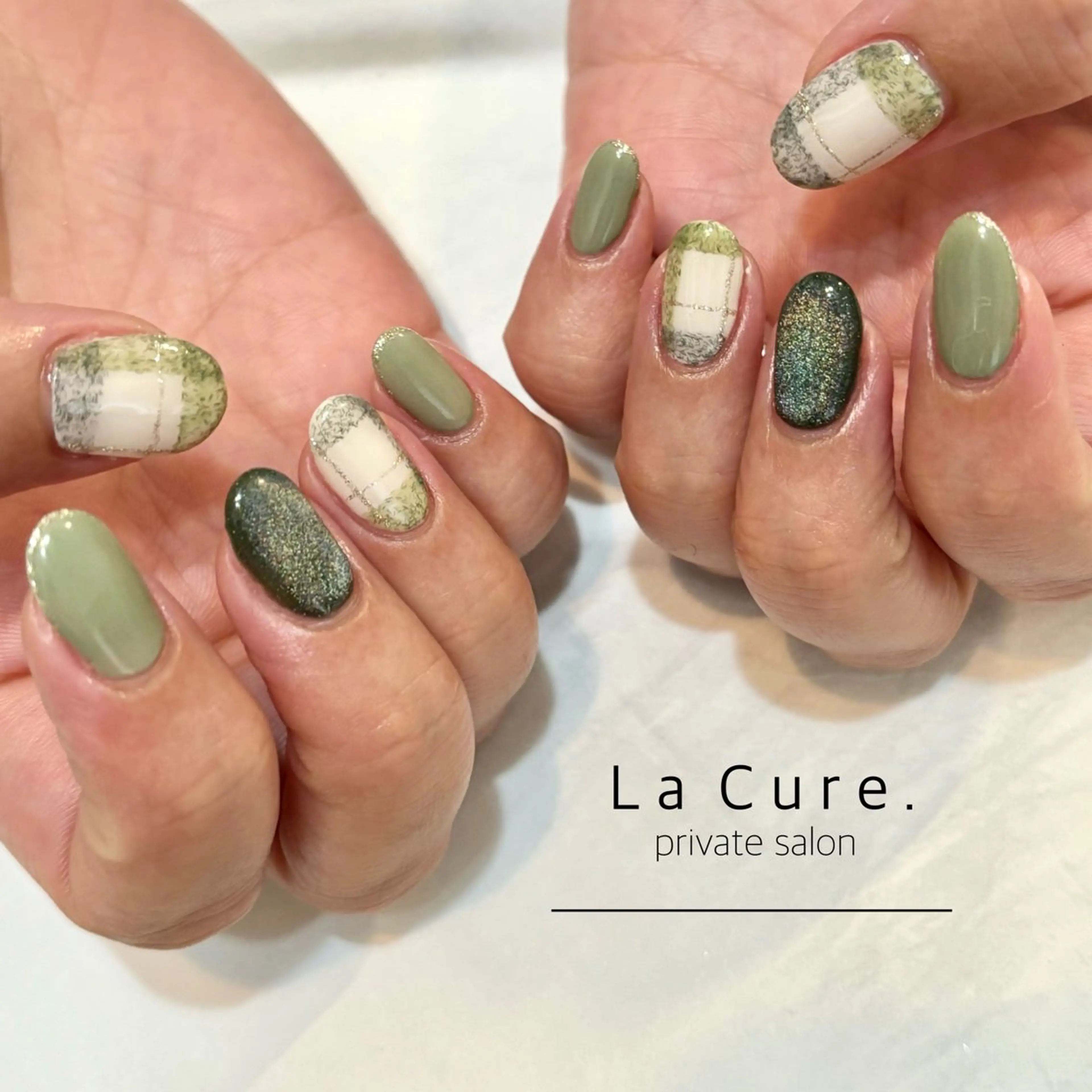 ネイル ジェルネイル グリーン マグネットネイル ニュアンスネイル ハンドネイル Lacure. misaのネイルデザイン