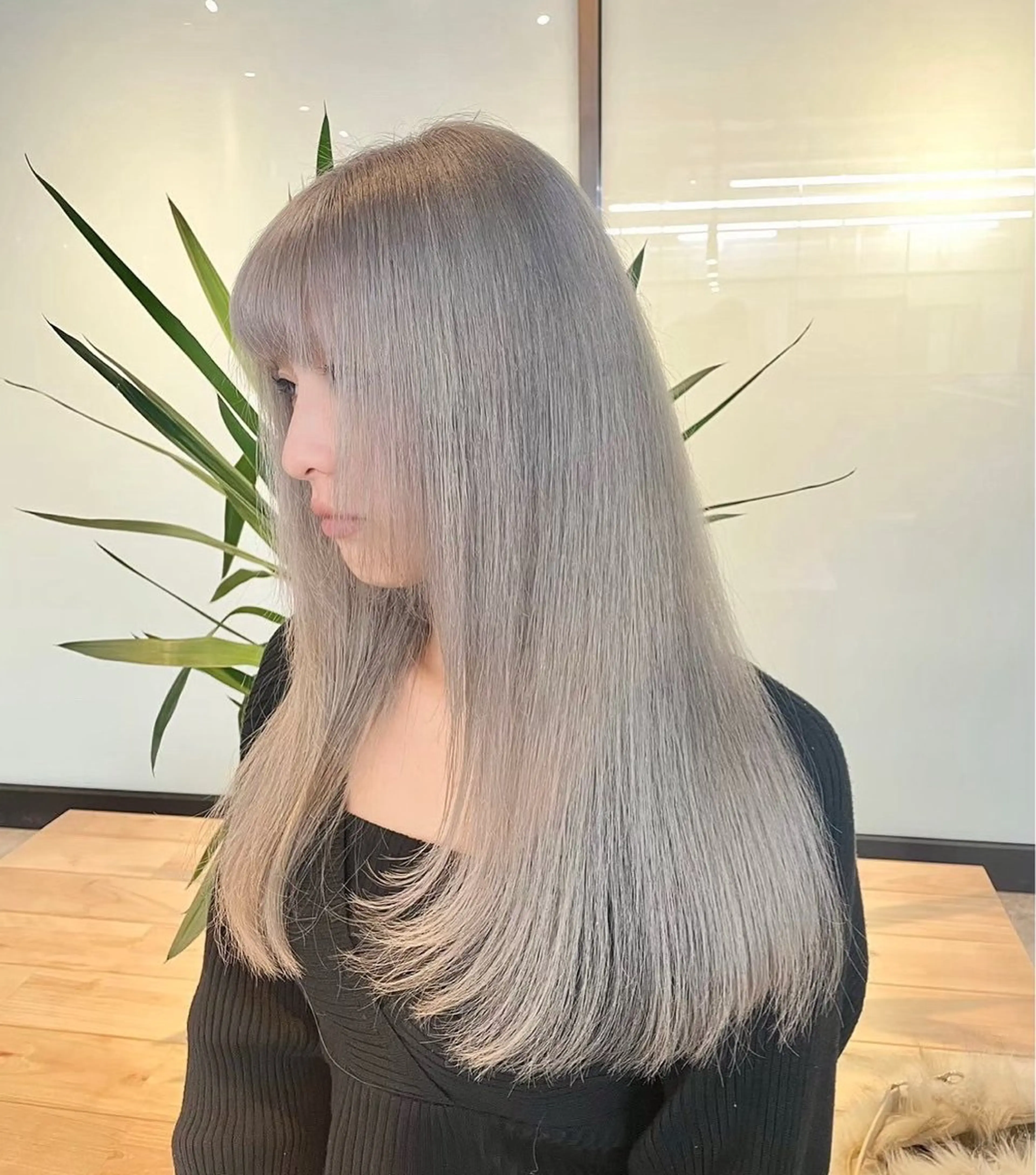 セミロング ヘアカラー ブリーチカラー特化✨ 永井諒のヘアスタイル