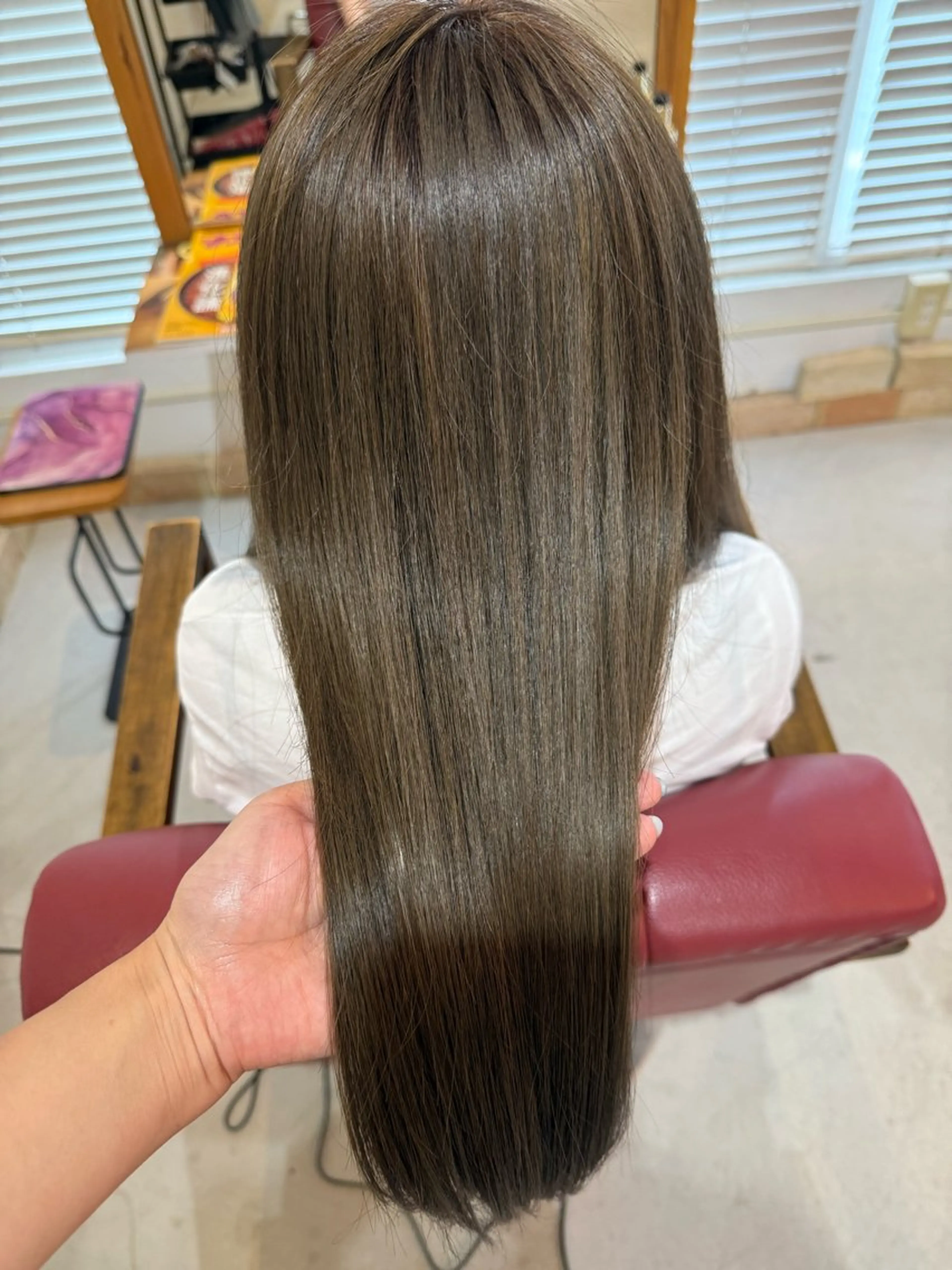 ロング ヘアカラー Urio所属・今雪 聡美のヘアスタイル