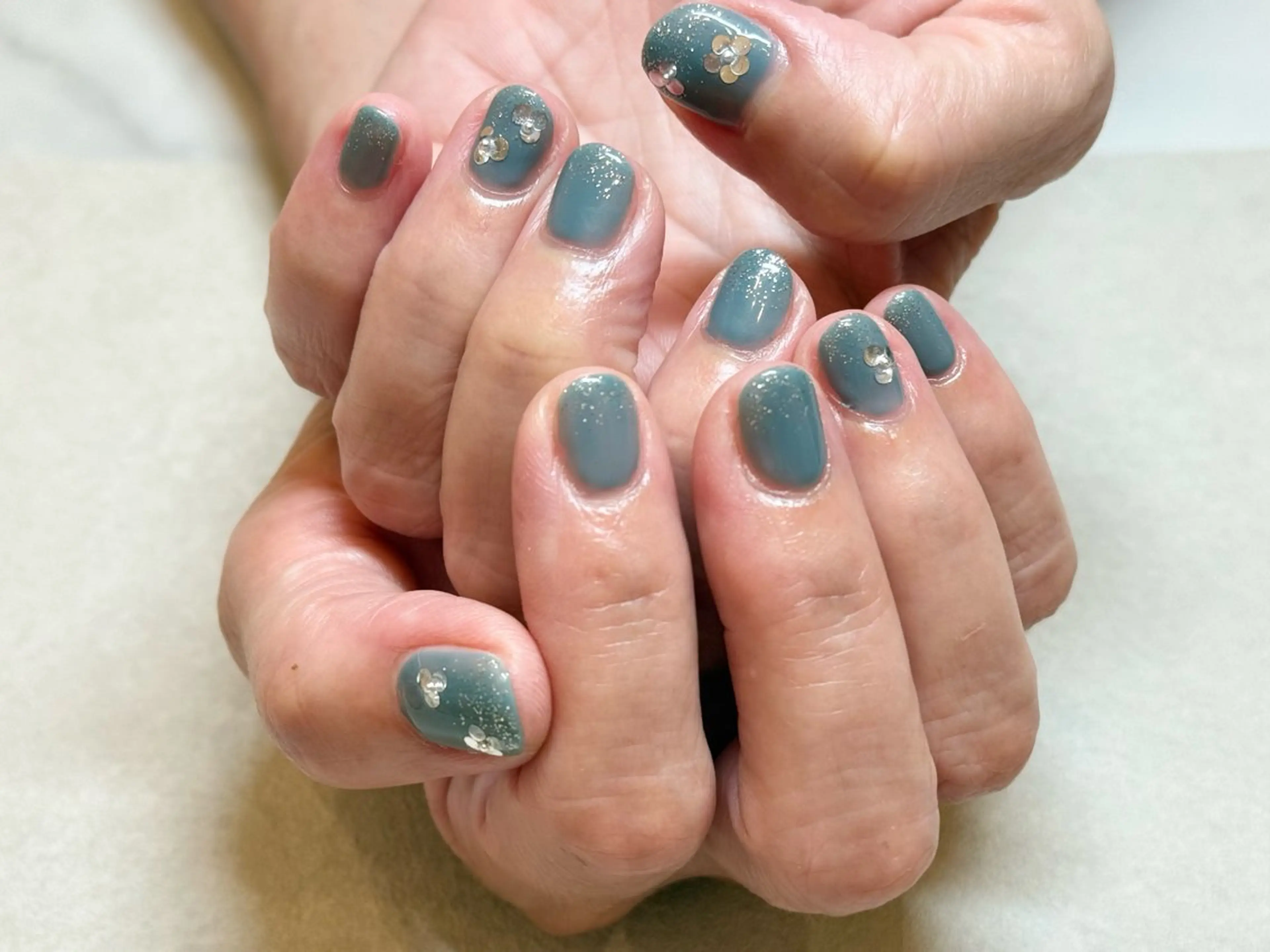 ネイル ハンドネイル ハンドケア nail salon swaddle 🪽のネイルデザイン