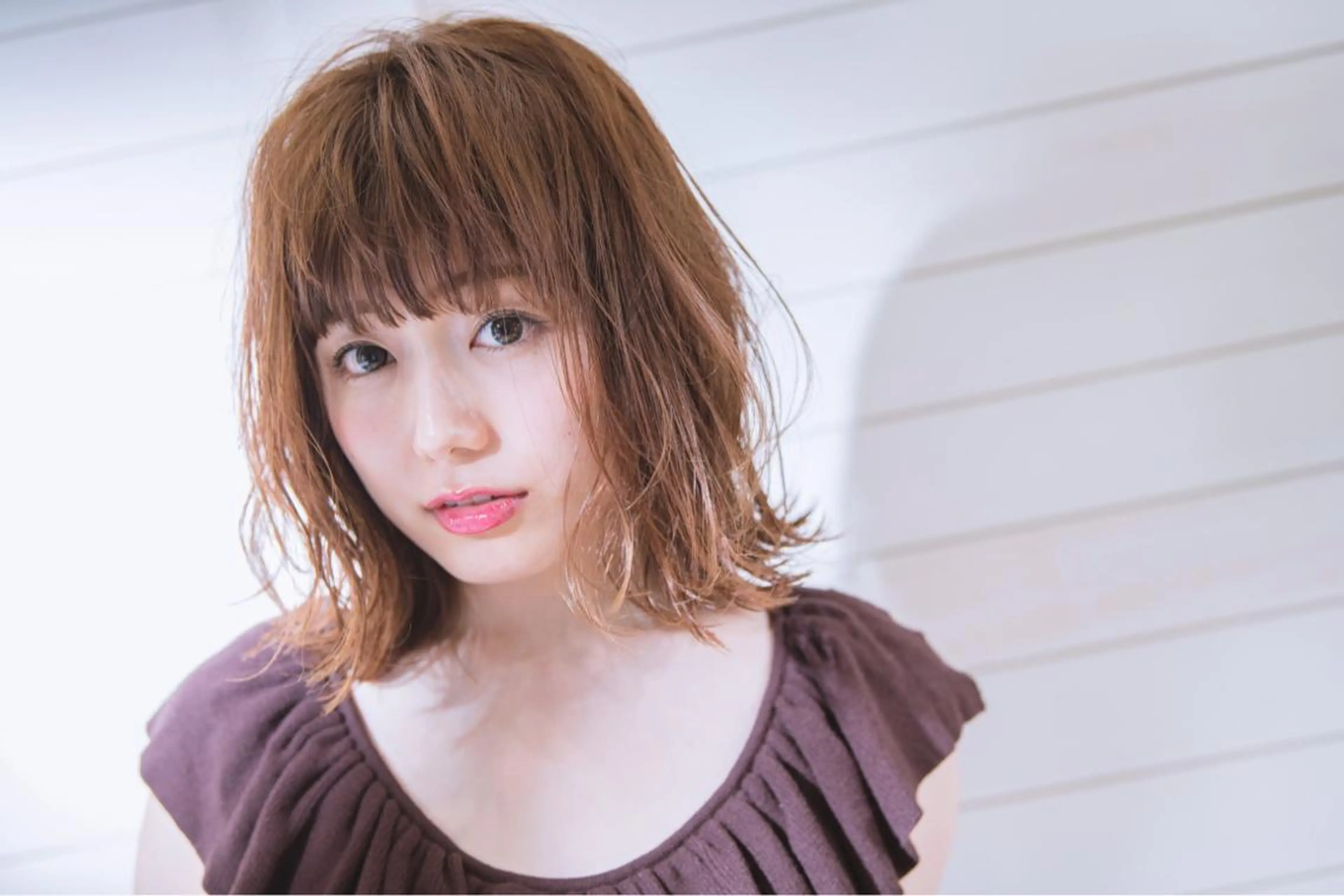 ミディアム パーマ ミディアムパーマ ニュアンスパーマ ぱつっとボブ/ 小野あかねのヘアスタイル