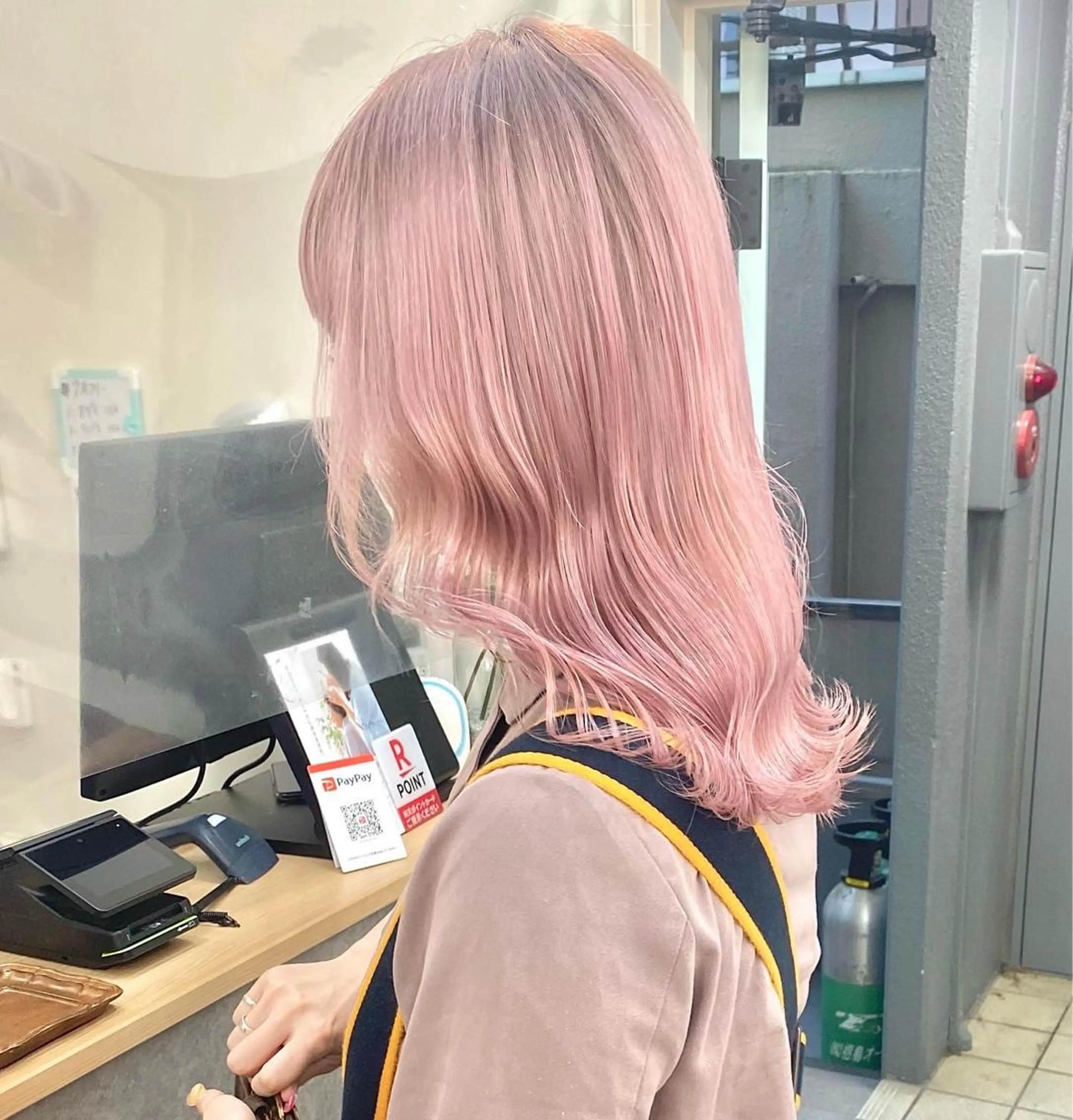 セミロング カラー ピンクカラー ホワイトピンク ヘアカラー トリートメント ヘアセット 💘カラー特化美容師 尾崎拓己のヘアスタイル