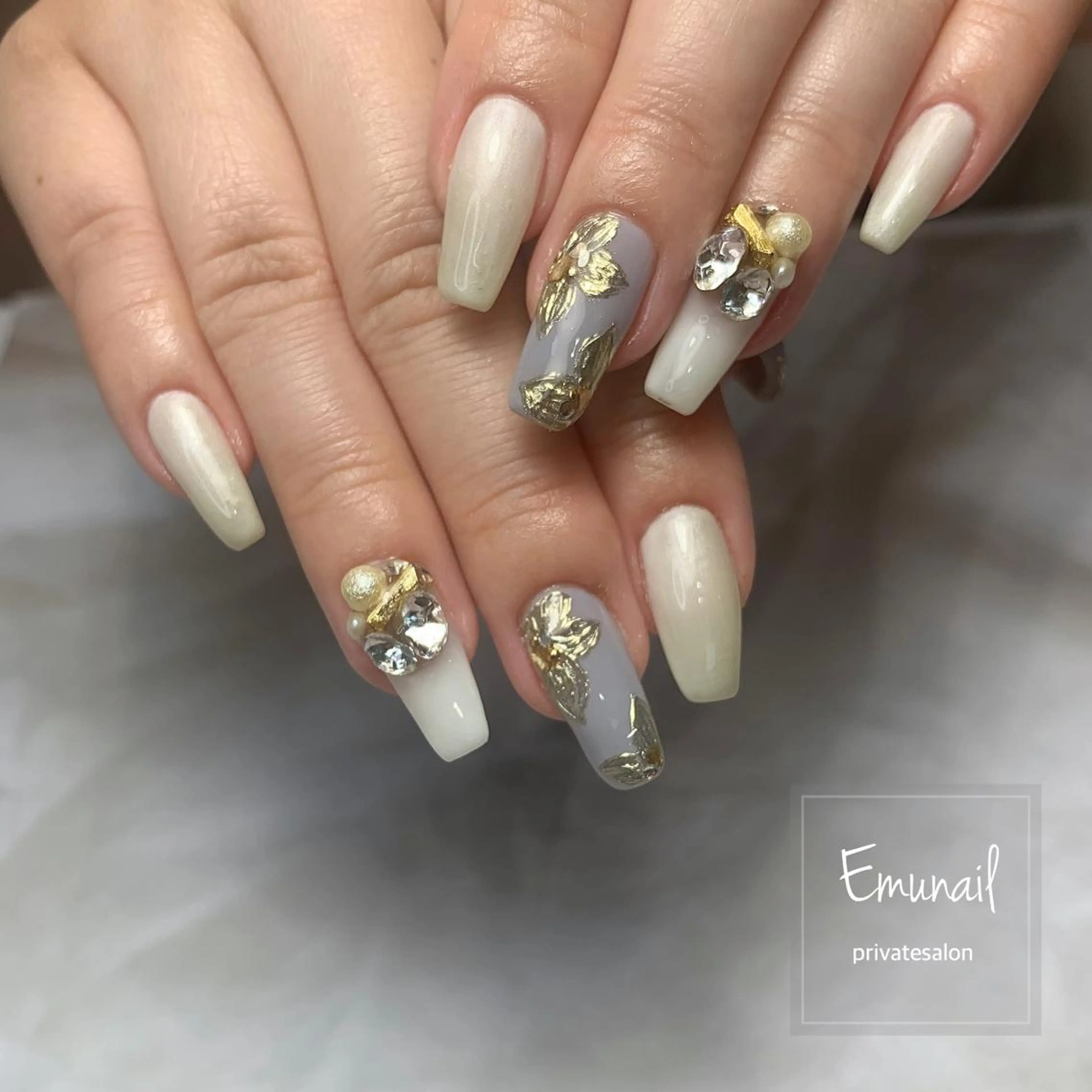 ネイル ストーンネイル Emu Nailのネイルデザイン