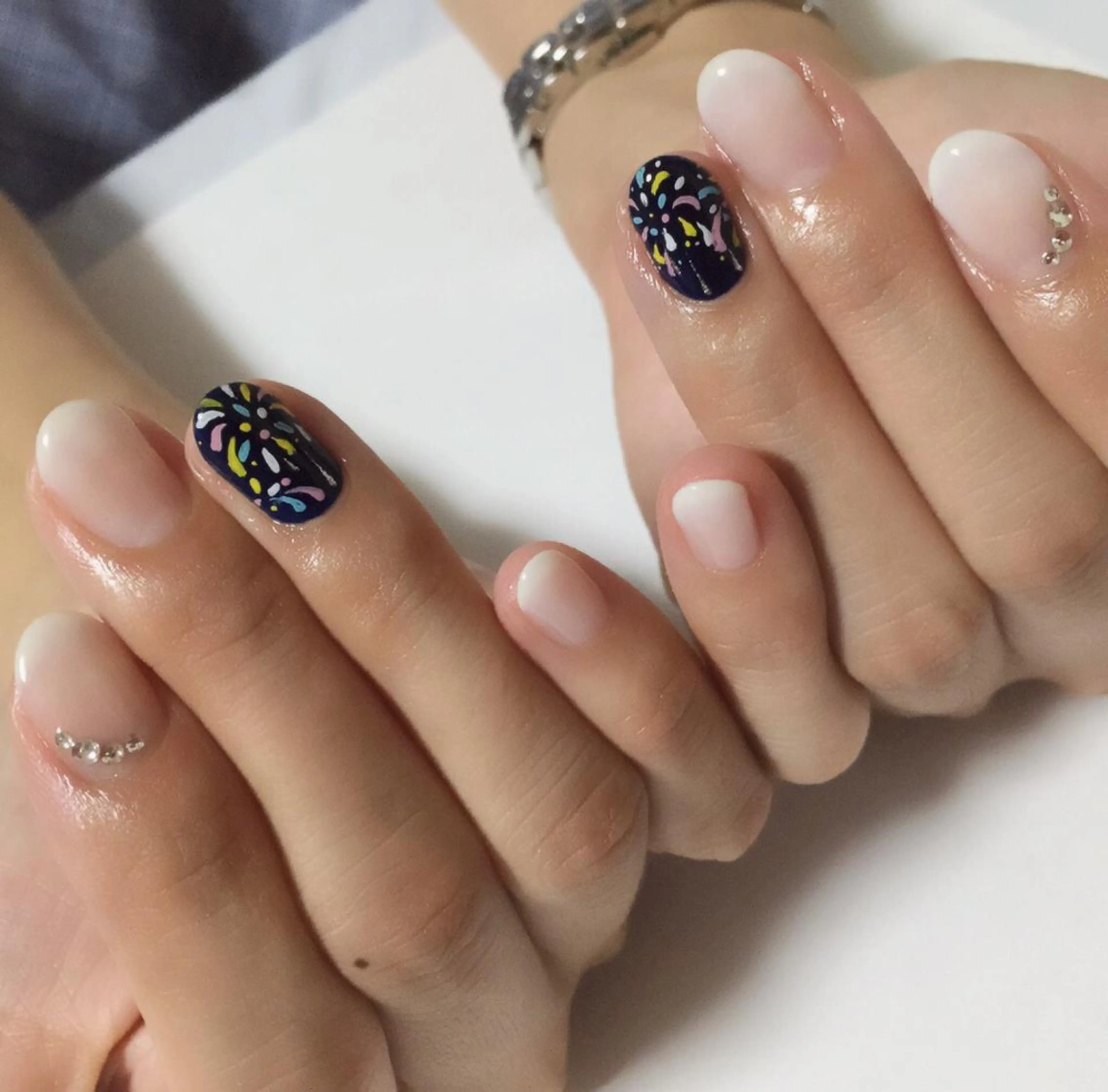 ネイル アートネイル ストーンネイル 40代からの爪を守る ×ケア重視サロン♡のネイルデザイン