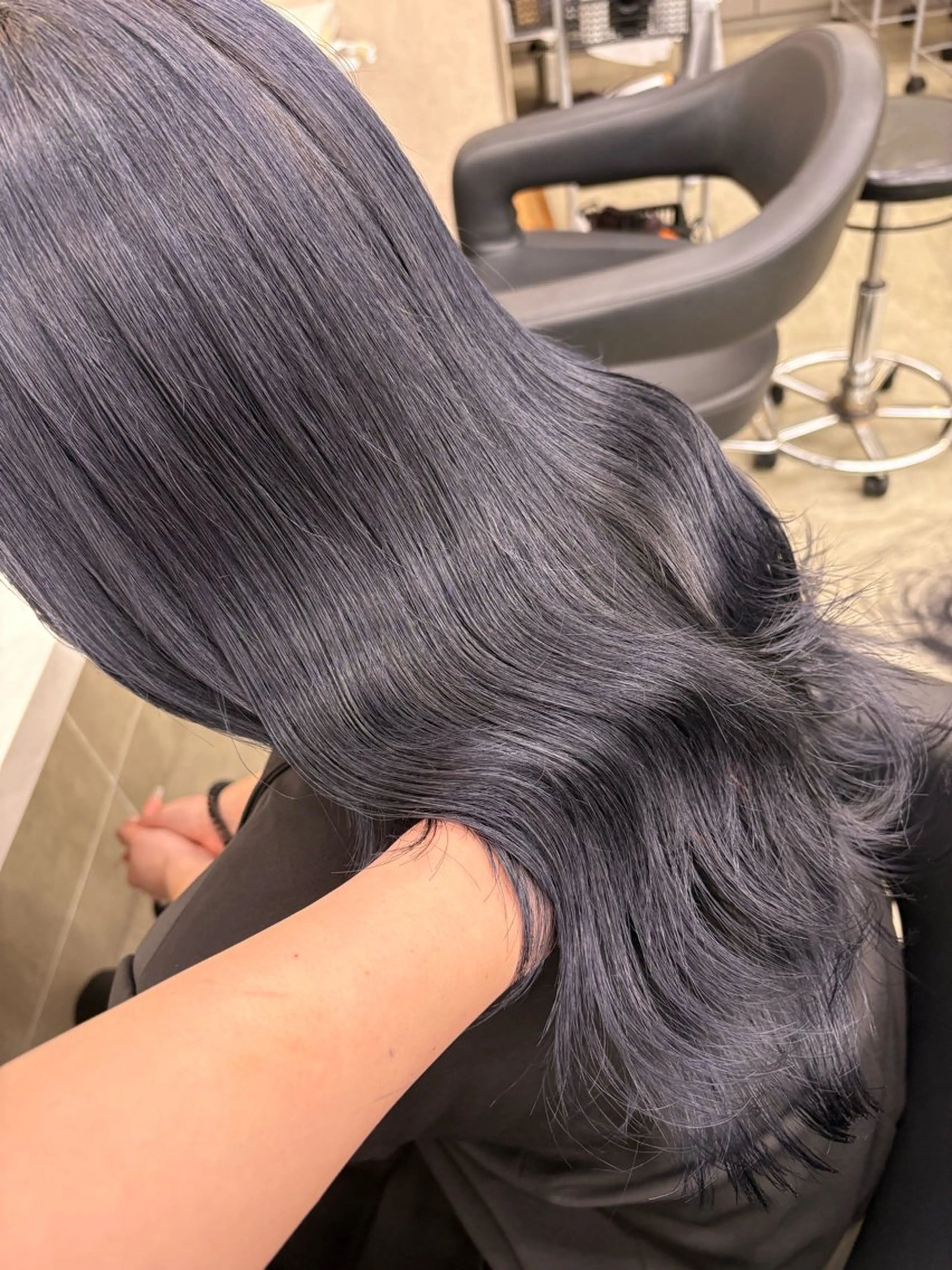 ロング ヘアカラー トリートメント ヘッドスパ ヘアセット 寒色＆ブリーチ特化 寒色MiOのヘアスタイル