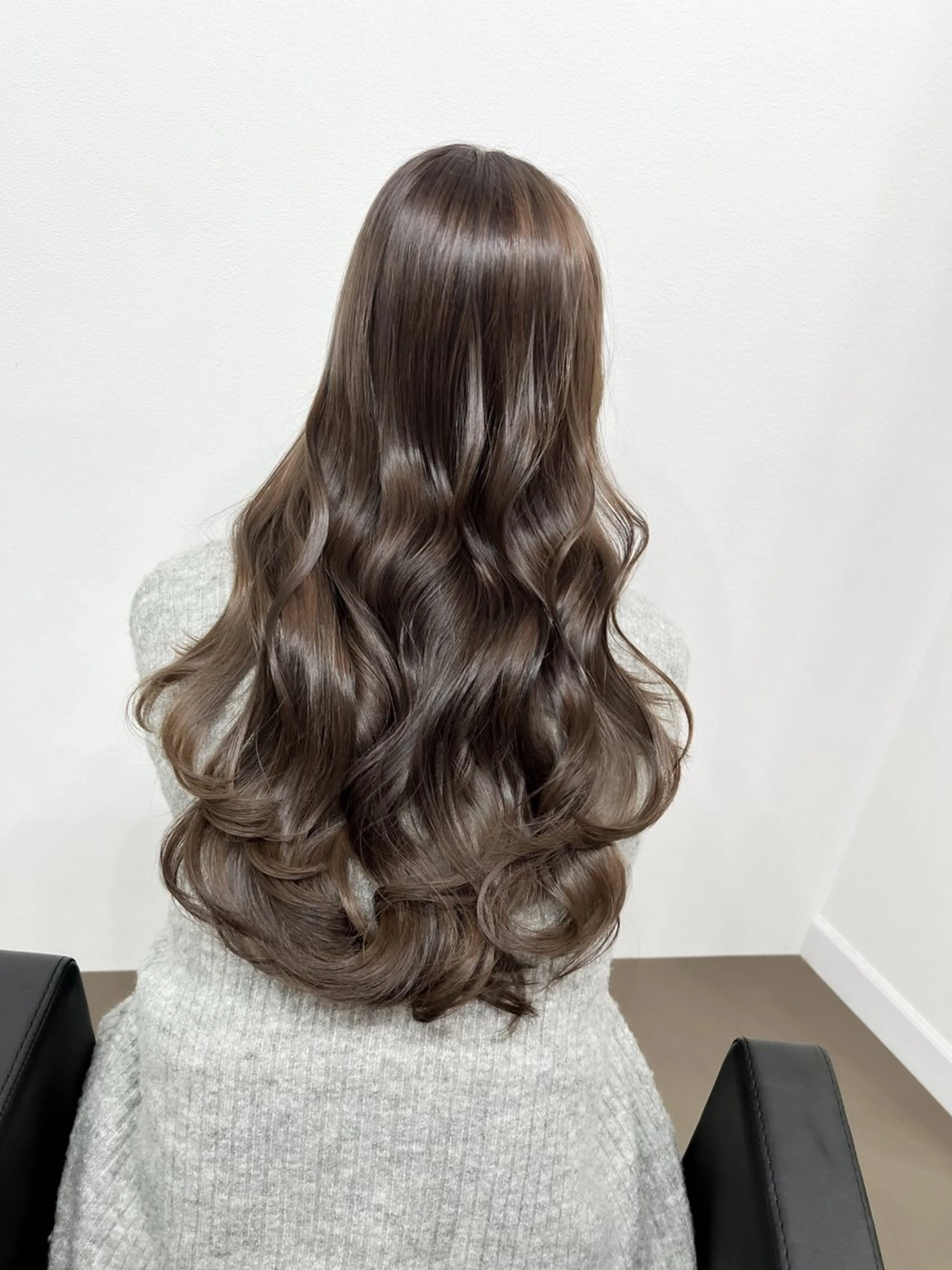 ロング カラー ベージュカラー 透明感カラー ヘアカラー ioe 元町のヘアスタイル
