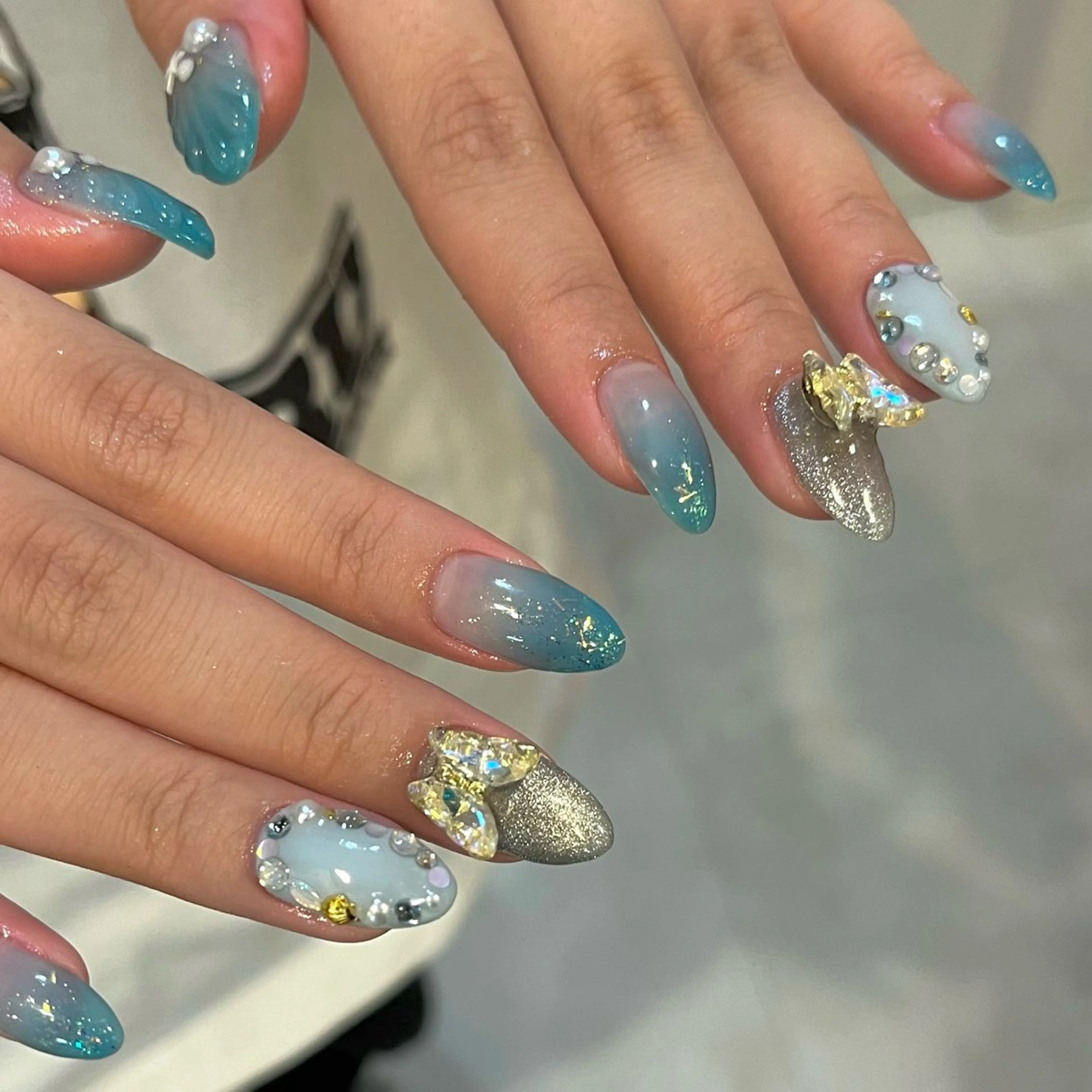 ネイル オーロラネイル グラデーション キラキラネイル 春ネイル 夏ネイル para ☀︎ sol by BECK所属・Para Sol nail　Maoのネイルデザイン
