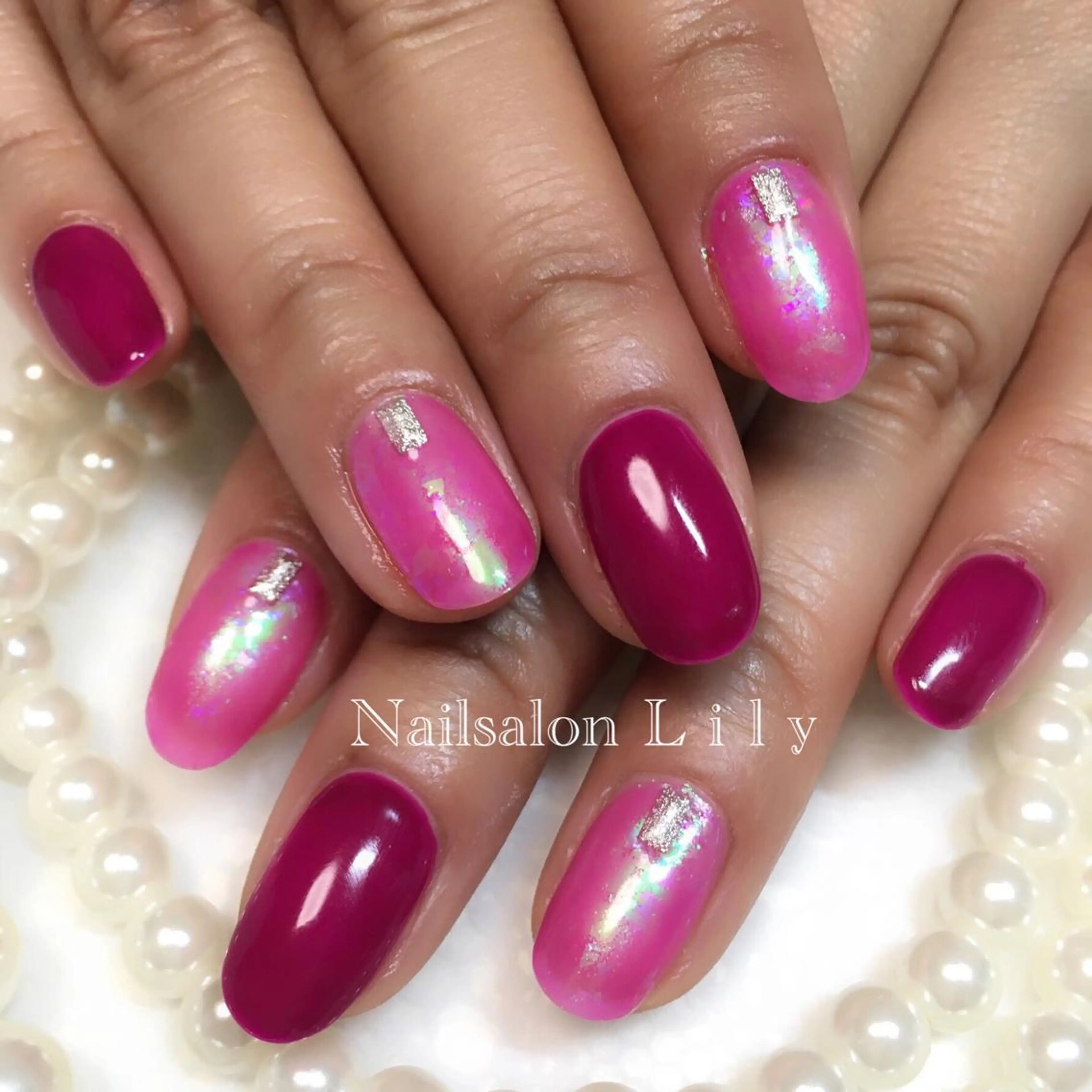 ネイル オーロラネイル キラキラネイル ミラーネイル Nailsalon Lilyのネイルデザイン