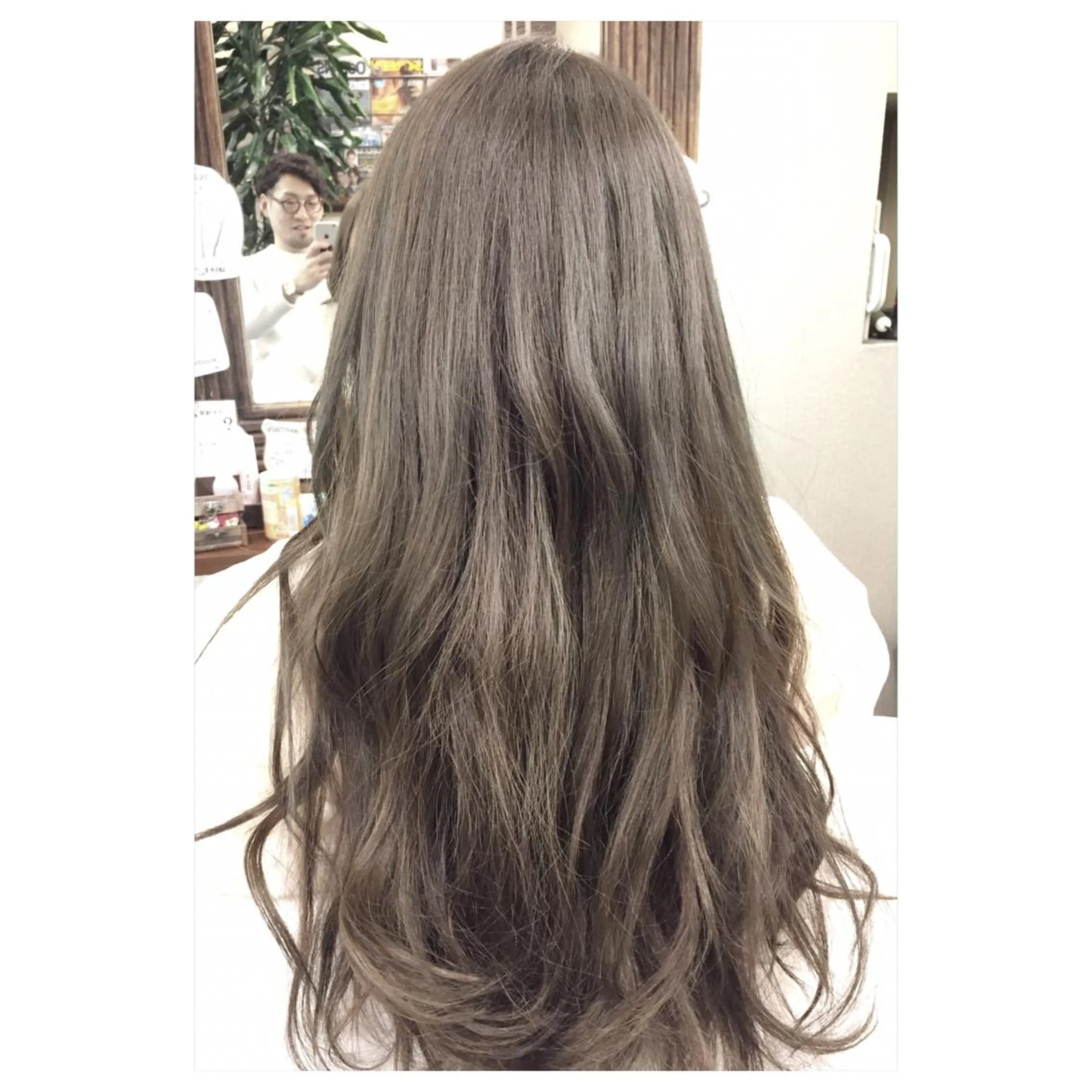 ロング カラー アッシュ グレージュ ハイライトカラー オレンジ 外国人風カラー パーソナルカラー診断 できます　木曽　主博のヘアスタイル