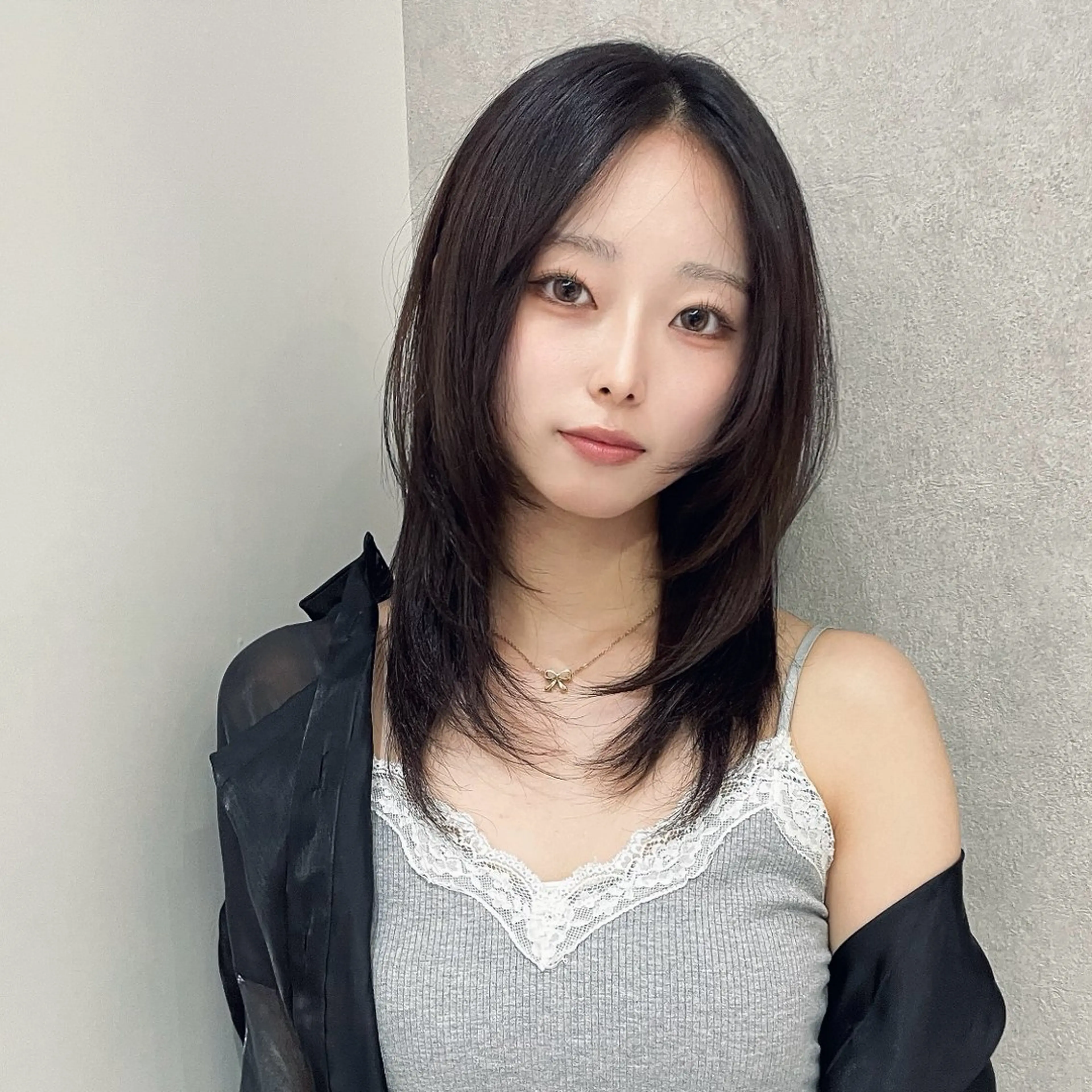 ミディアム カット ヘアカラー トリートメント ヘッドスパ ヘアセット ハッシュカット🖤 本格韓国🤍レイヤーのヘアスタイル