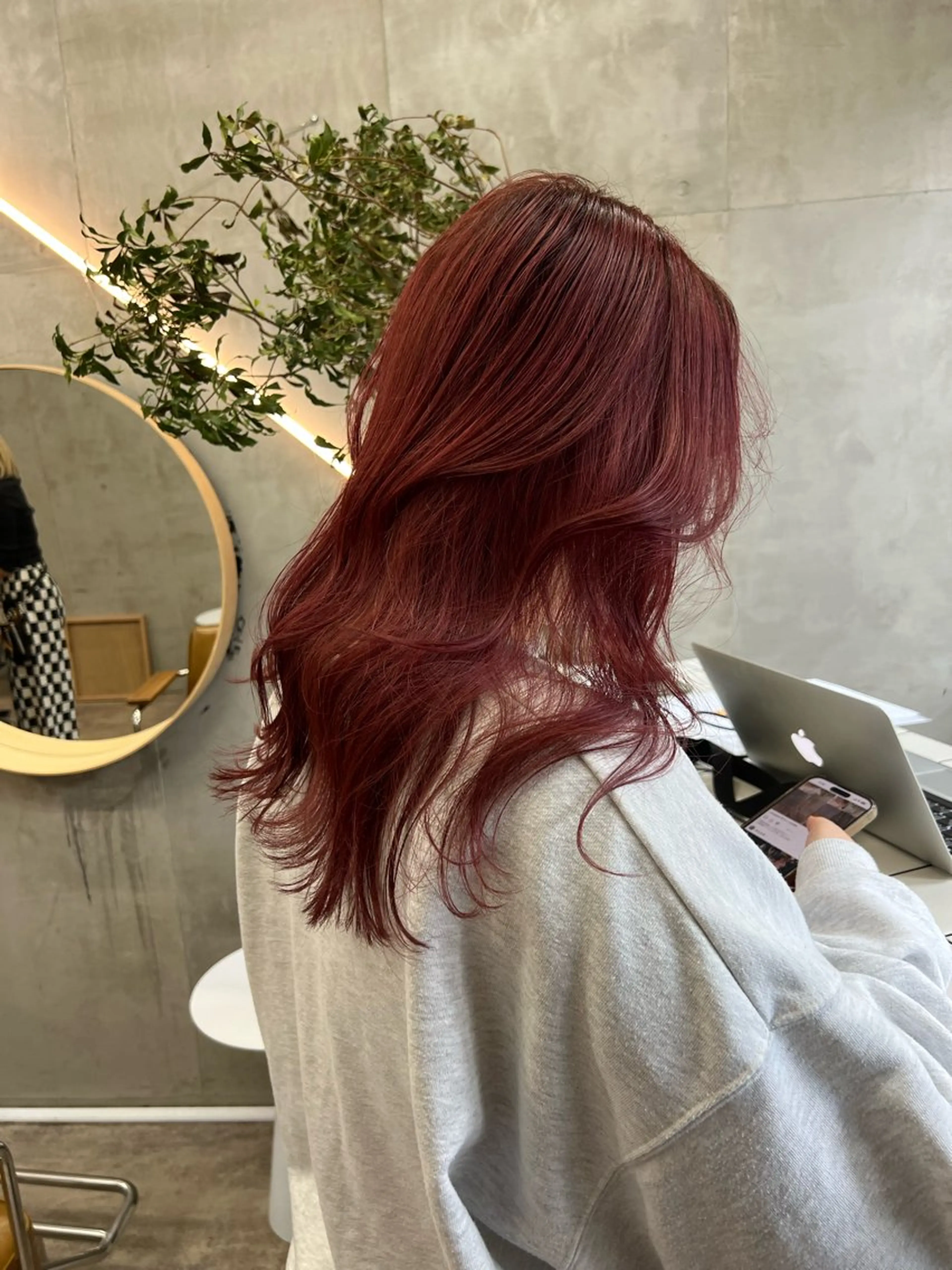 ロング カラー レッドカラー ヘアカラー トリートメント レイヤーカット💫 ／HARUKA🎀のヘアスタイル