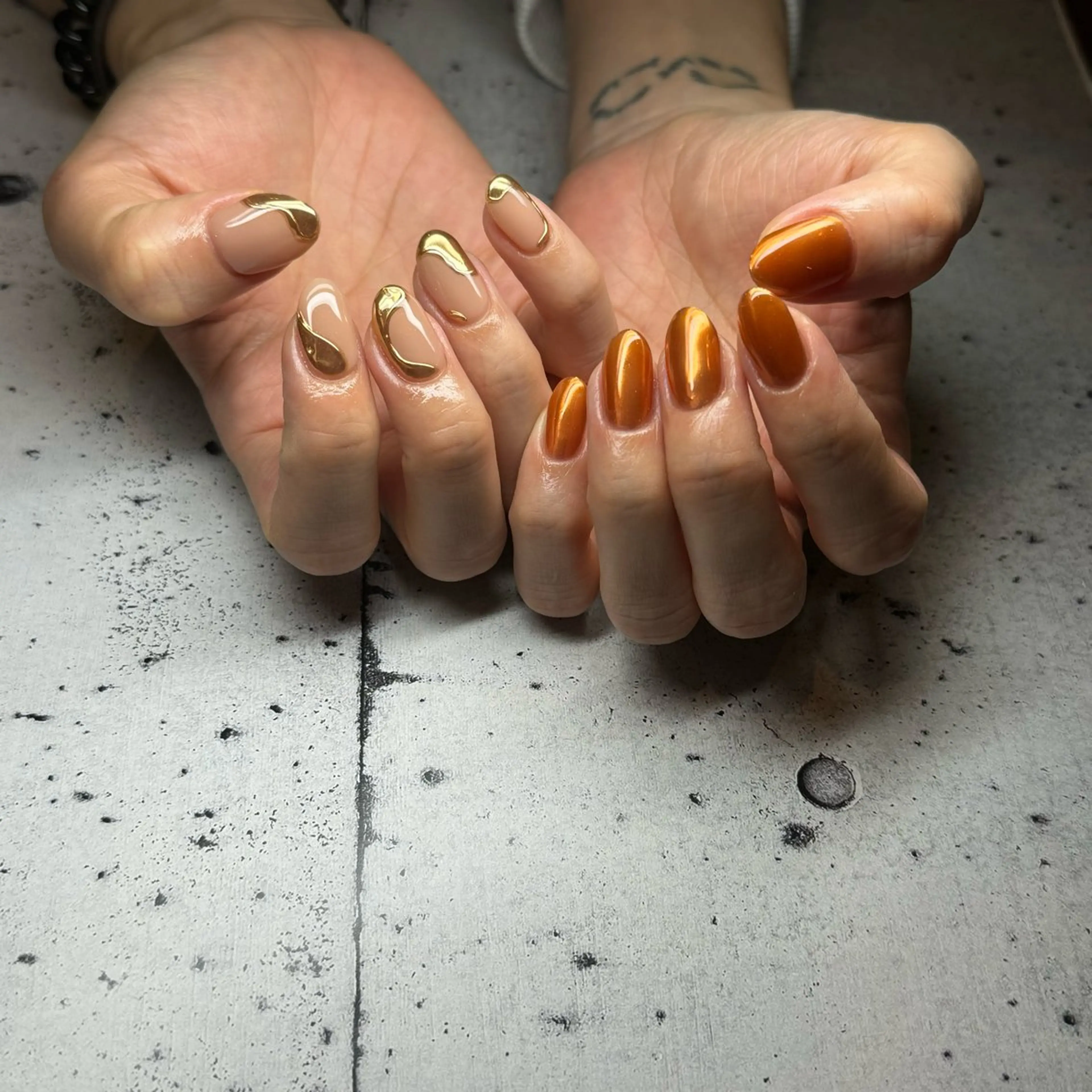 ネイル ミラーネイル ハンドネイル 𝐫𝐚𝐢 𝐧𝐚𝐢𝐥の眉毛・アイブロウイメージ