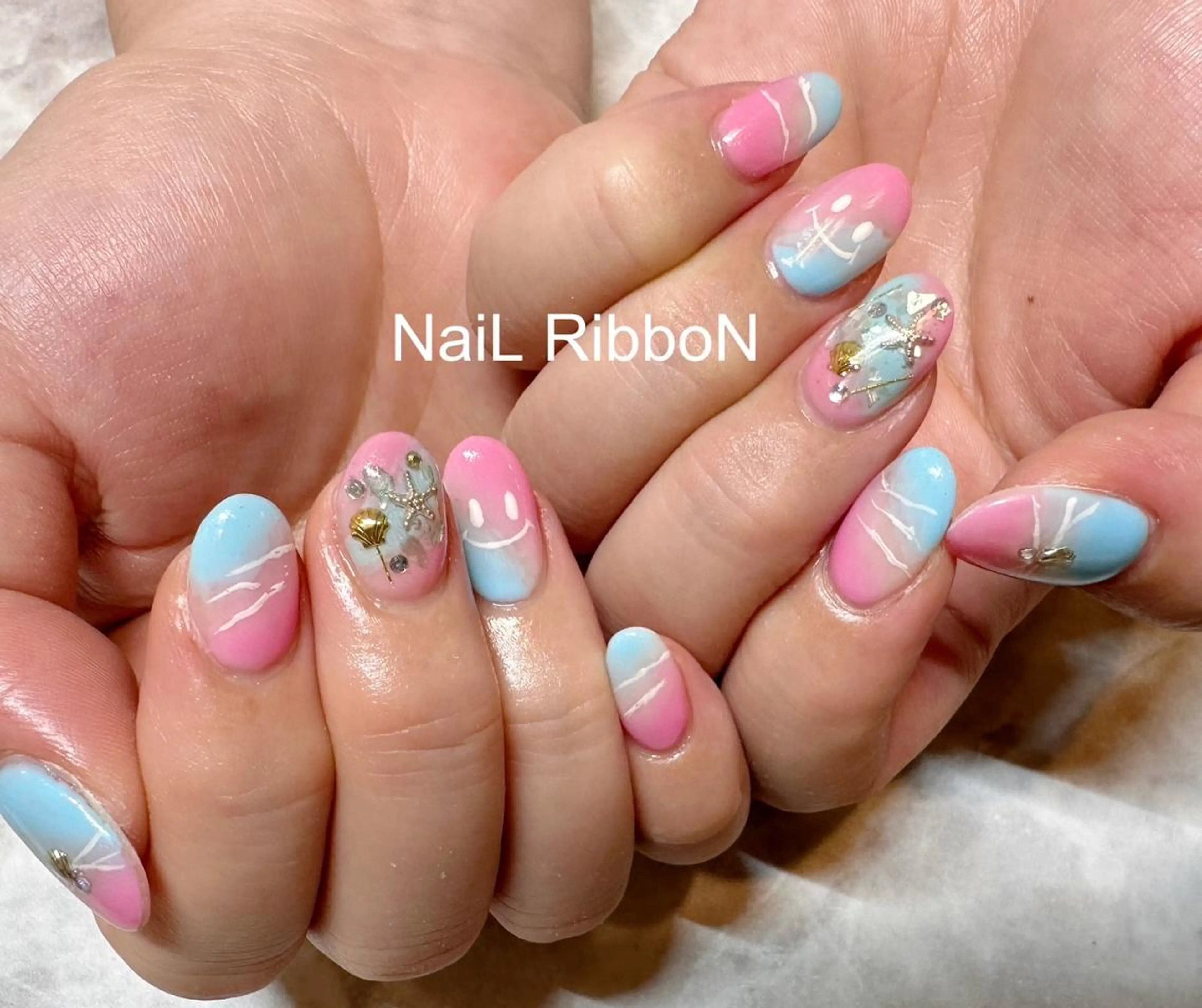 ネイル ネイルリボン 伊藤のネイルデザイン