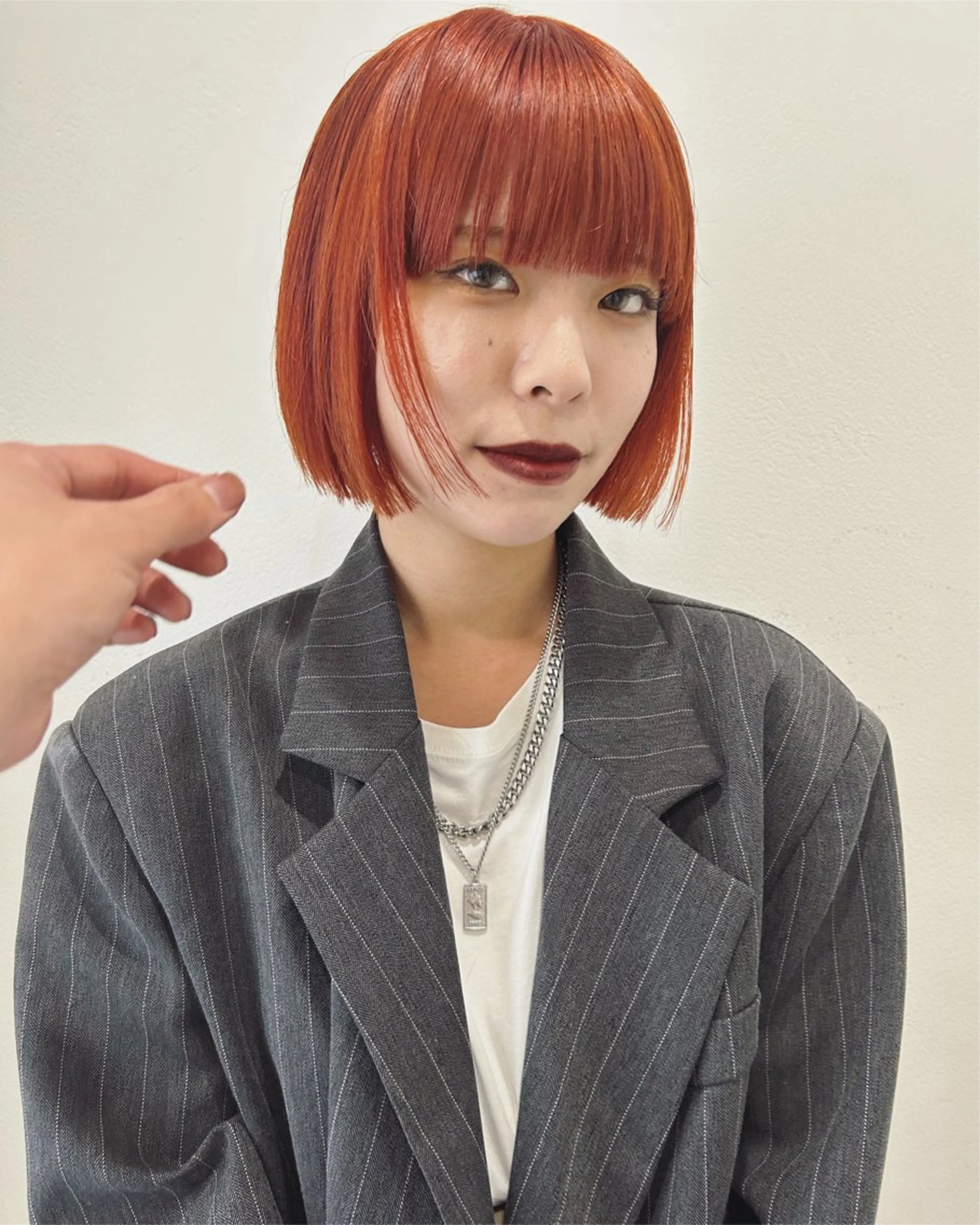 ショート カラー ブリーチ ケアブリーチ オレンジ ボブ ワイドバング カット ヘアカラー トリートメント Loom.所属・村上雅人 ナチュラルモードのヘアスタイル