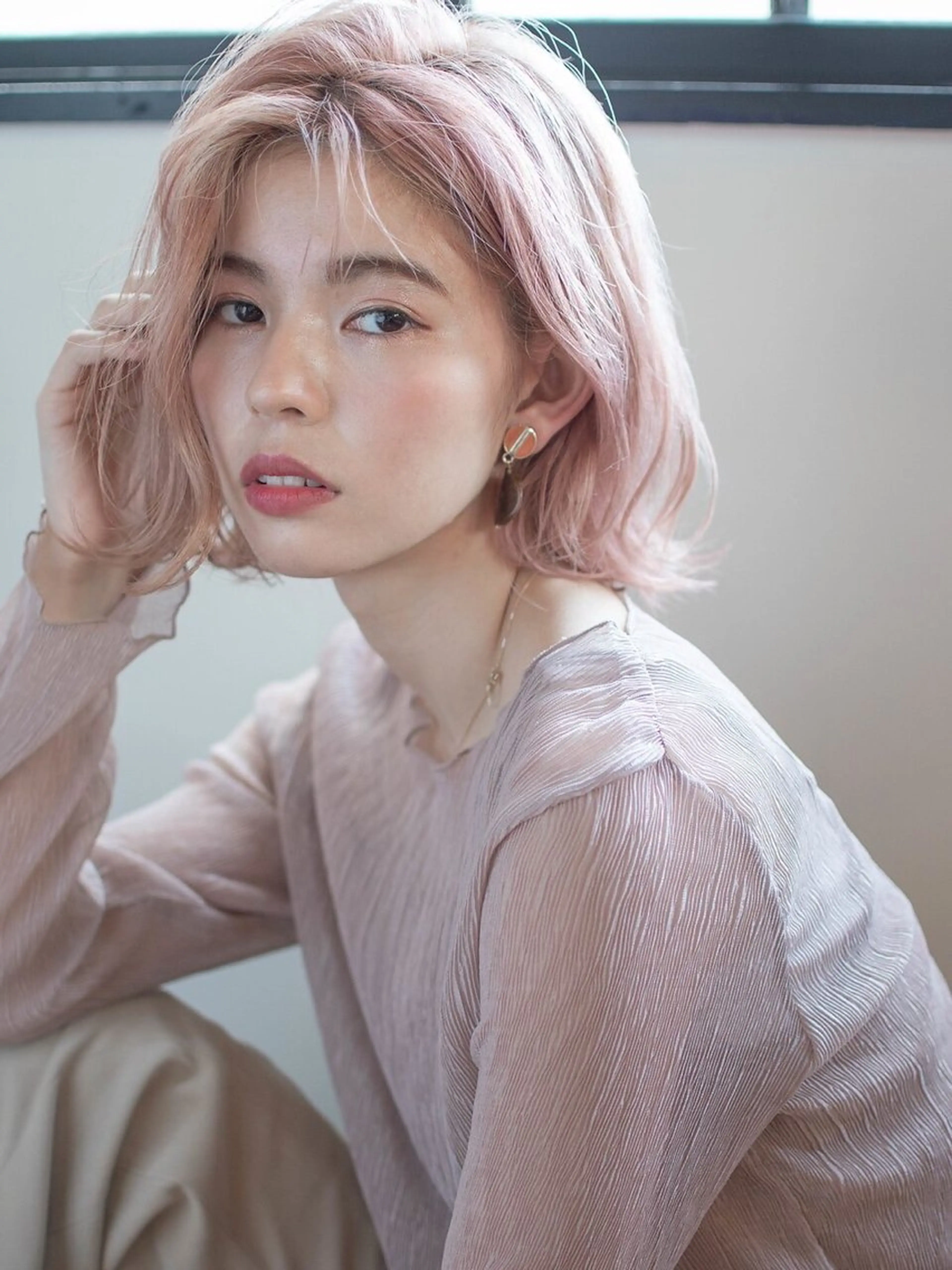 ミディアム ミディアムパーマ 外国人風カラー ハイライト 韓国風ヘア レイヤーカット 大野 まなかのヘアスタイル