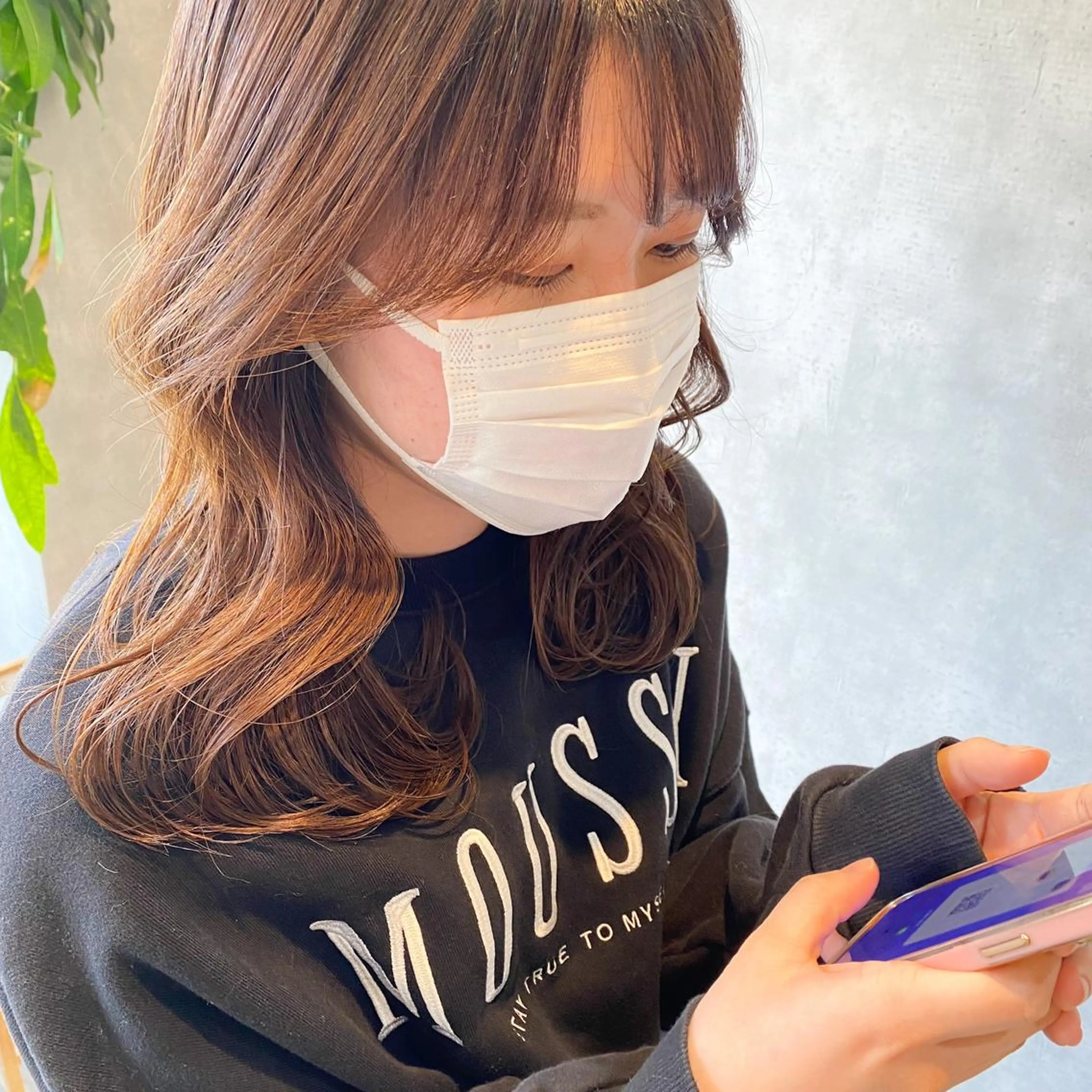 セミロング レイヤーカット サイドバング 小顔カット a.r.e所属・色素薄めカラー 🌼Noa🌼のヘアスタイル