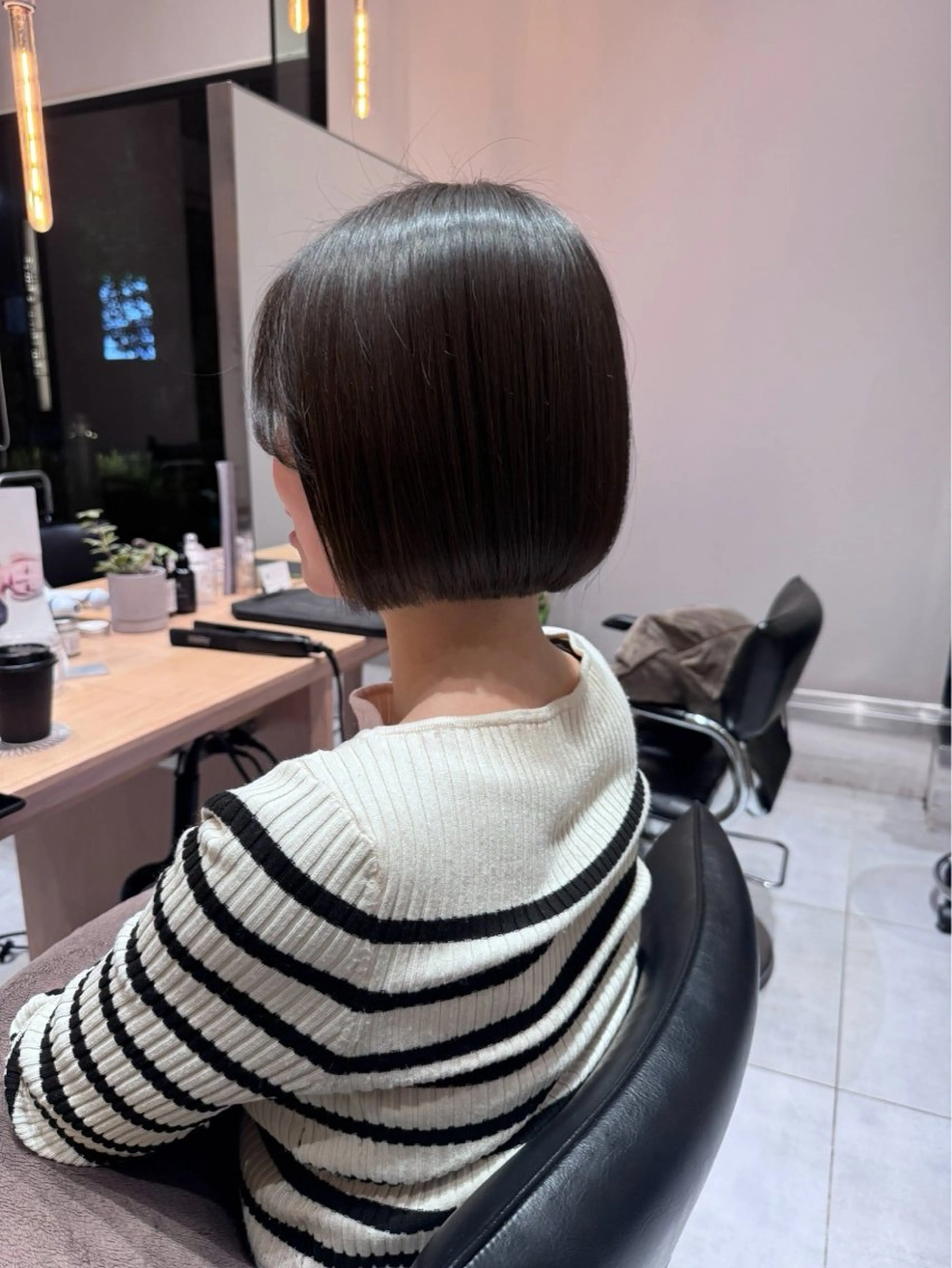 ミディアム ボブ カット トリートメント ヘッドスパ ヘアセット ショートパーマ/ ハイトーン🪼風香のヘアスタイル