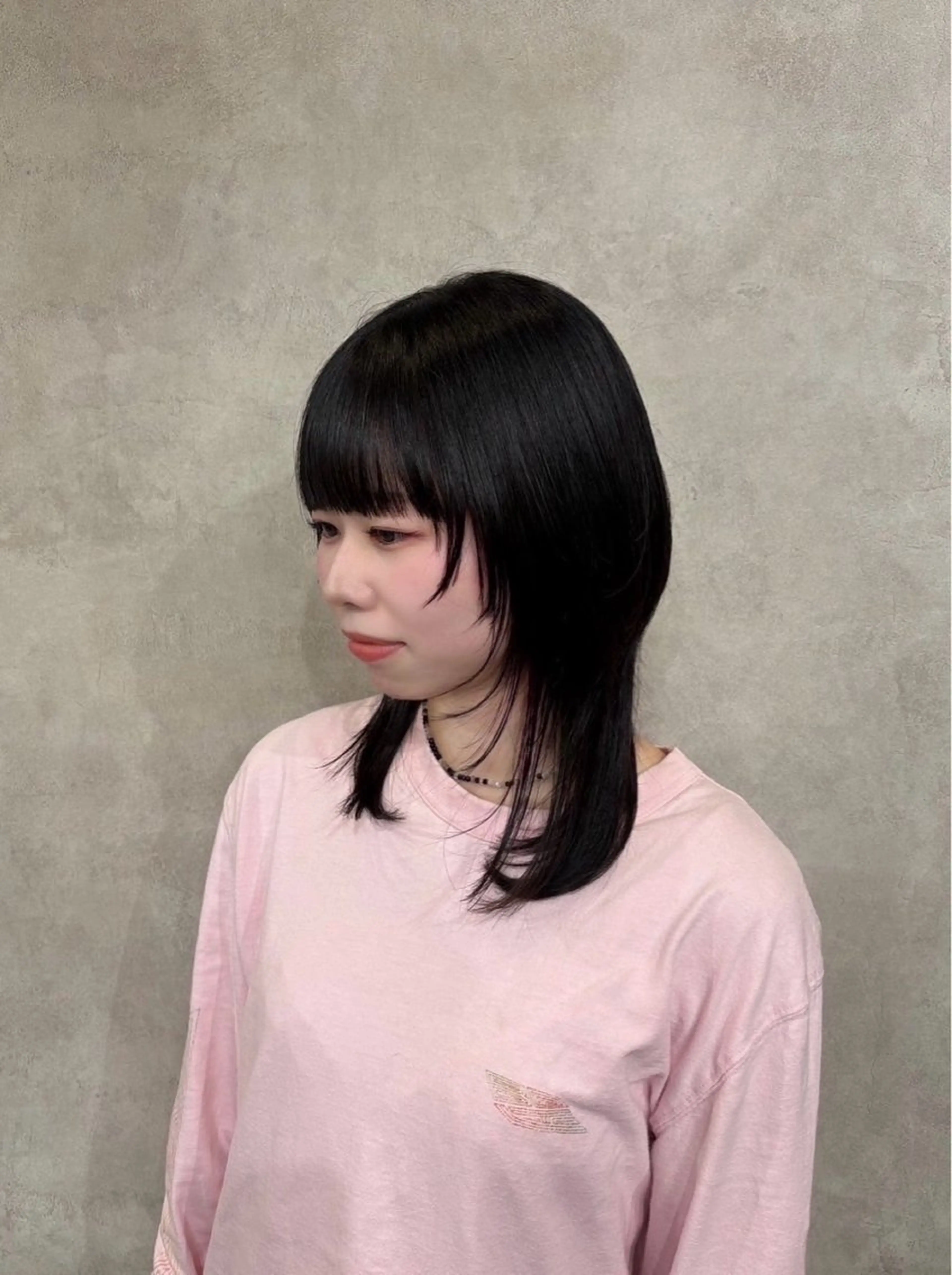 ミディアム 顔まわりレイヤー 顔周りカット レイヤーカット 影田 愛希のヘアスタイル