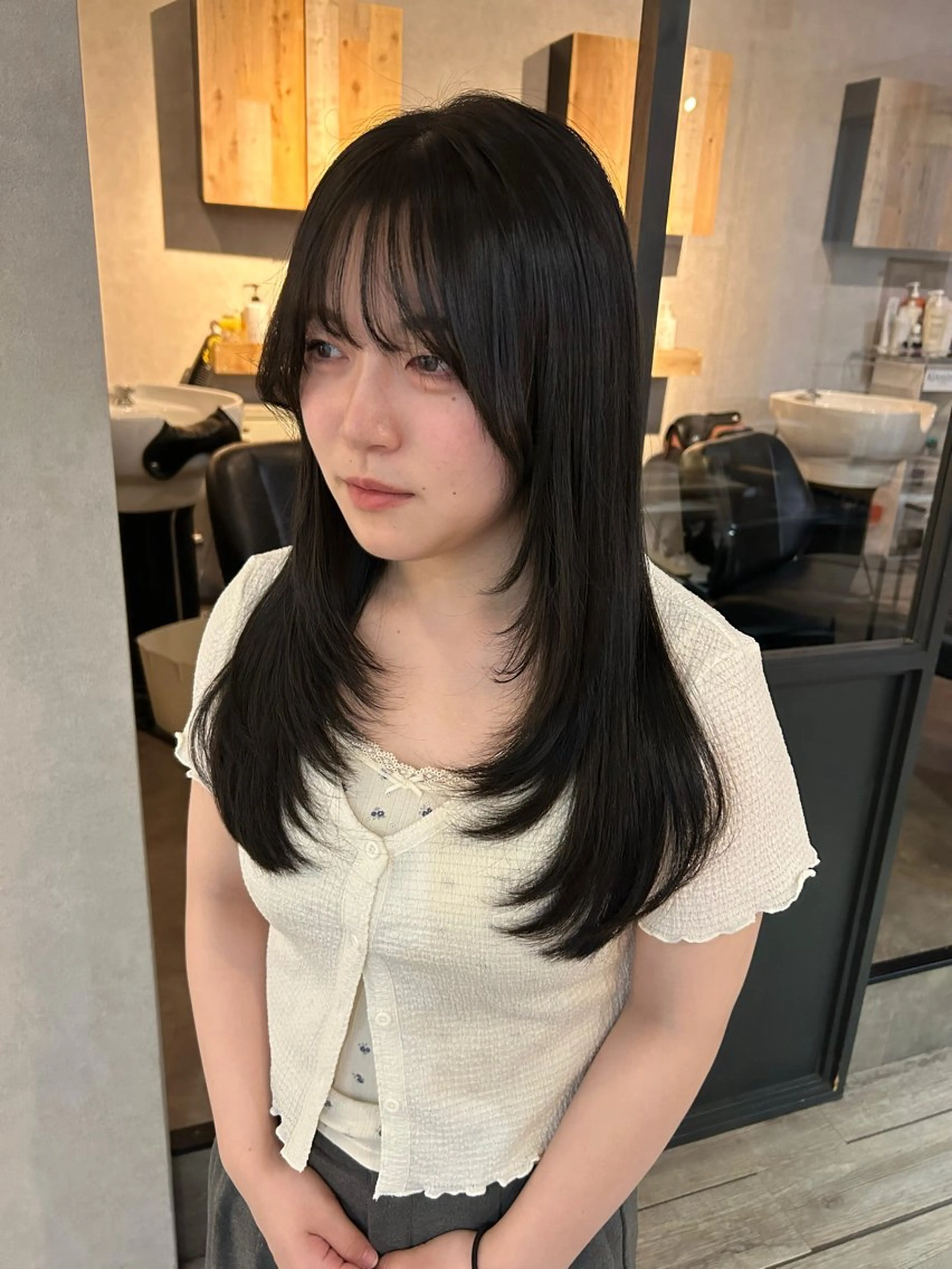 ロング レイヤーカット カット ヘアカラー FERIA梅田 hana💫のヘアスタイル