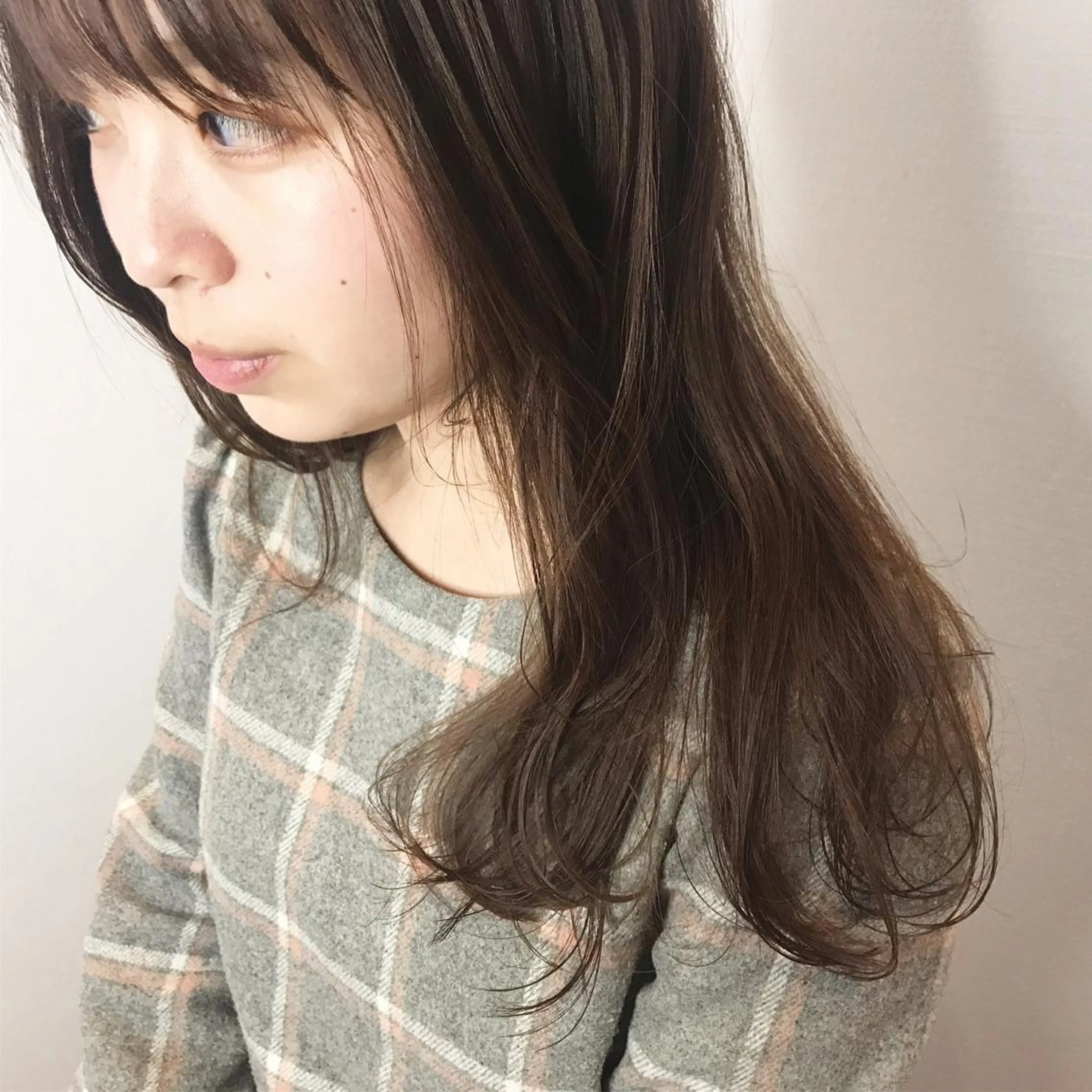 ロング カラー ベージュカラー カット ヘアカラー トリートメント 【Uneユヌ】菊地 春那のヘアスタイル