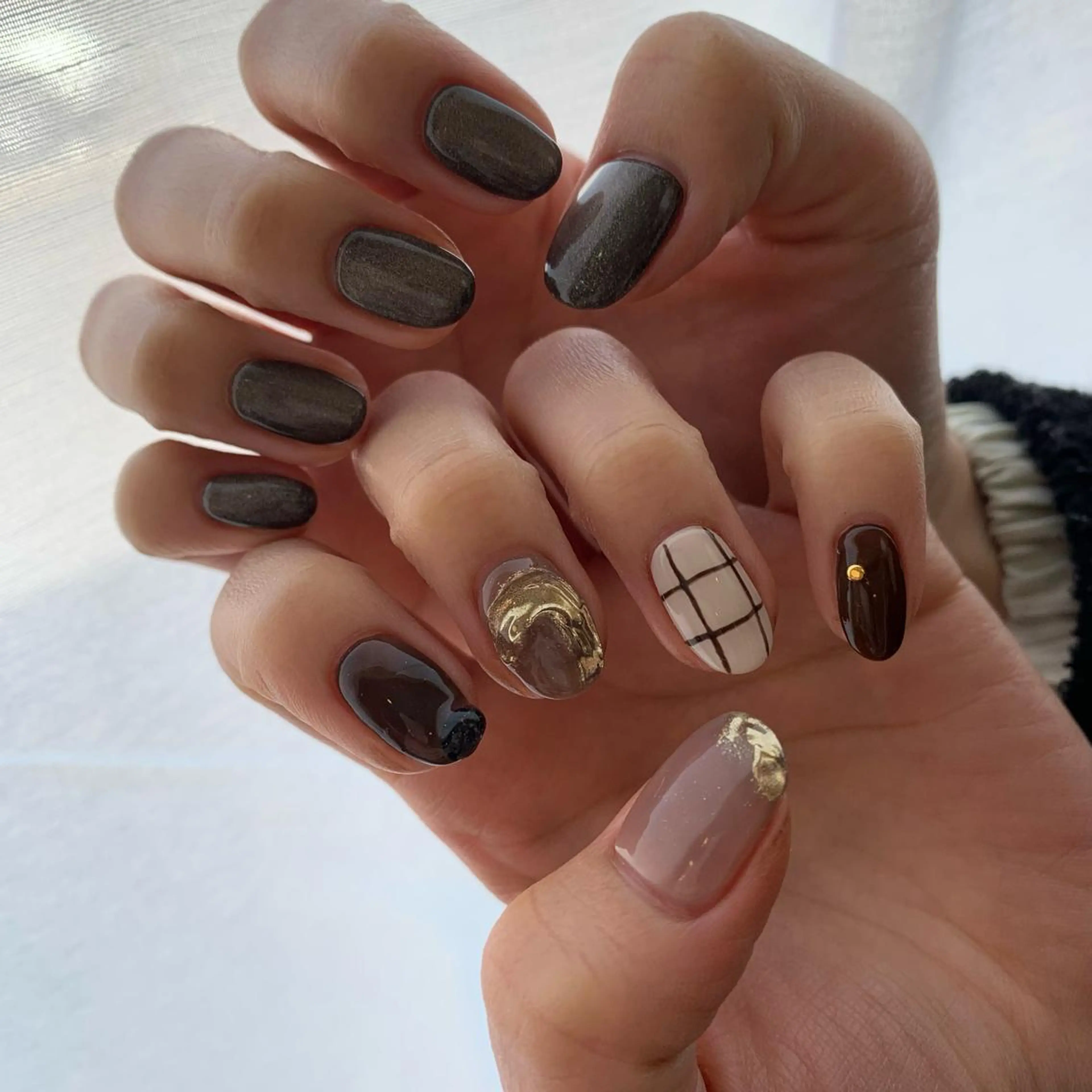 ネイル ブラウン マグネットネイル ハンドネイル 佐藤 穂乃香のネイルデザイン