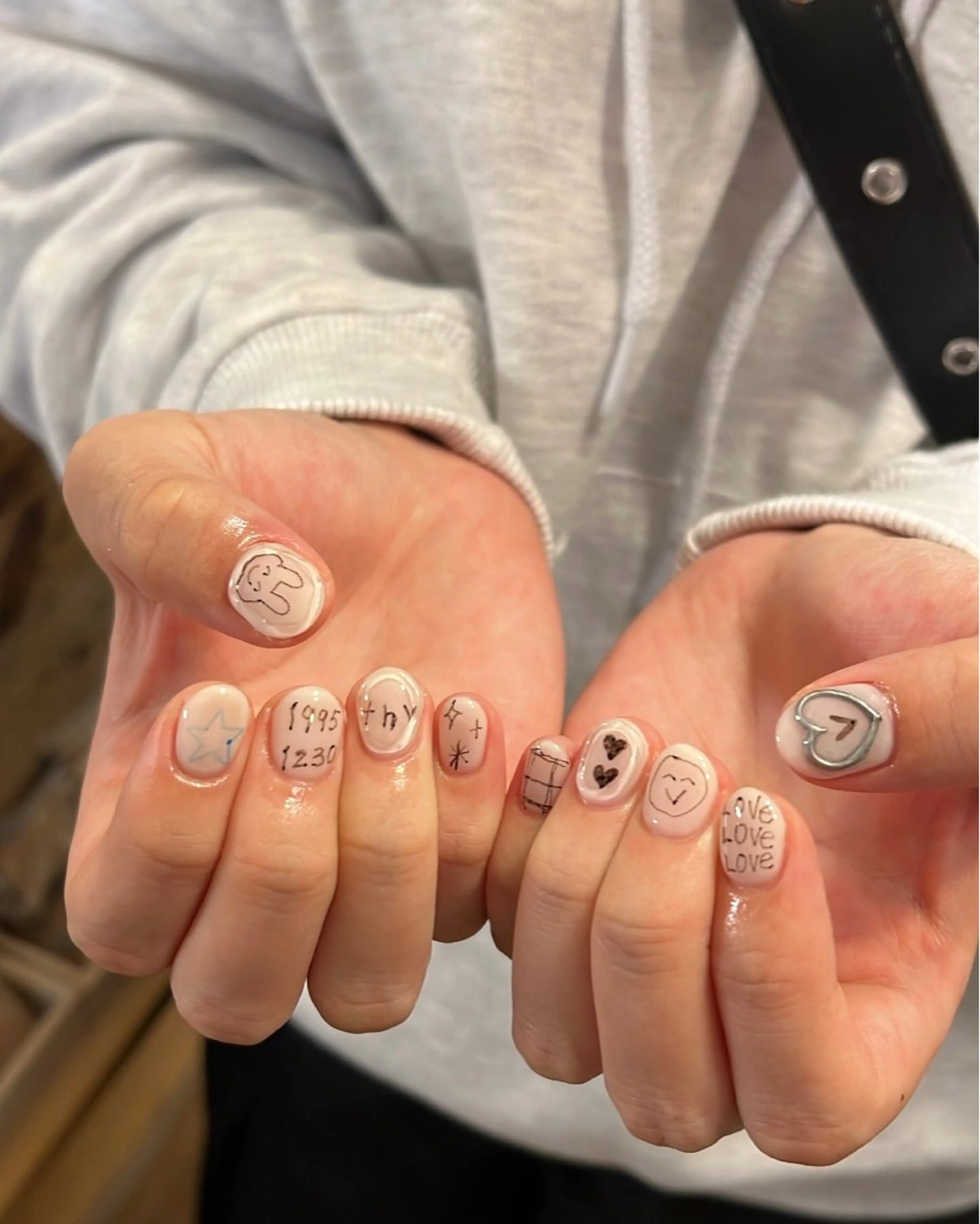 ネイル ハンドネイル フットネイル ハンドケア Nes.Nail所属・Miyagi Asamiのネイルデザイン