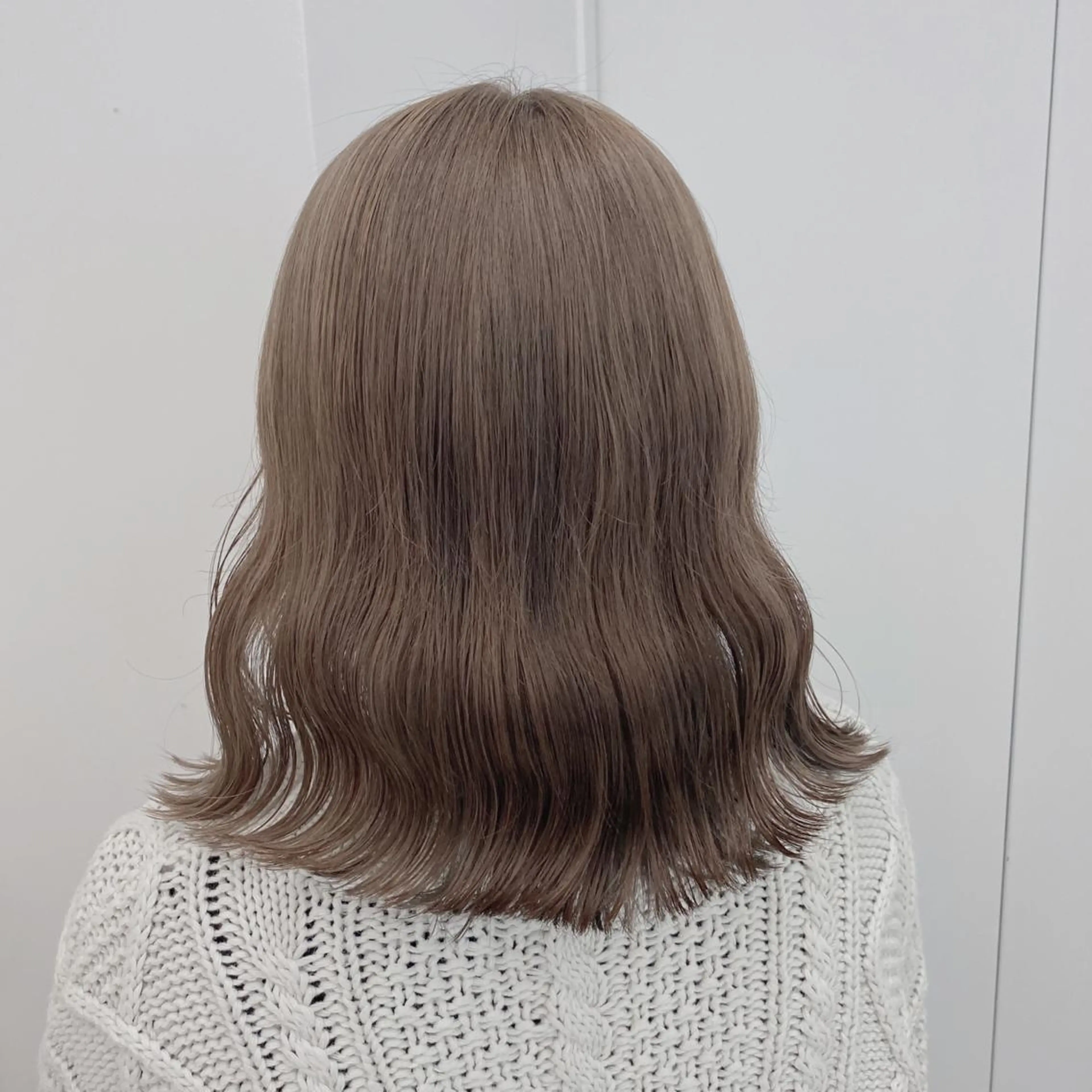 ショート カラー ヘアアレンジ ネイル マツエク・マツパ ヘアカラー トリートメント ヘッドスパ ヘアセット ベージュグレージュ 💕しゅーじ💕のヘアスタイル