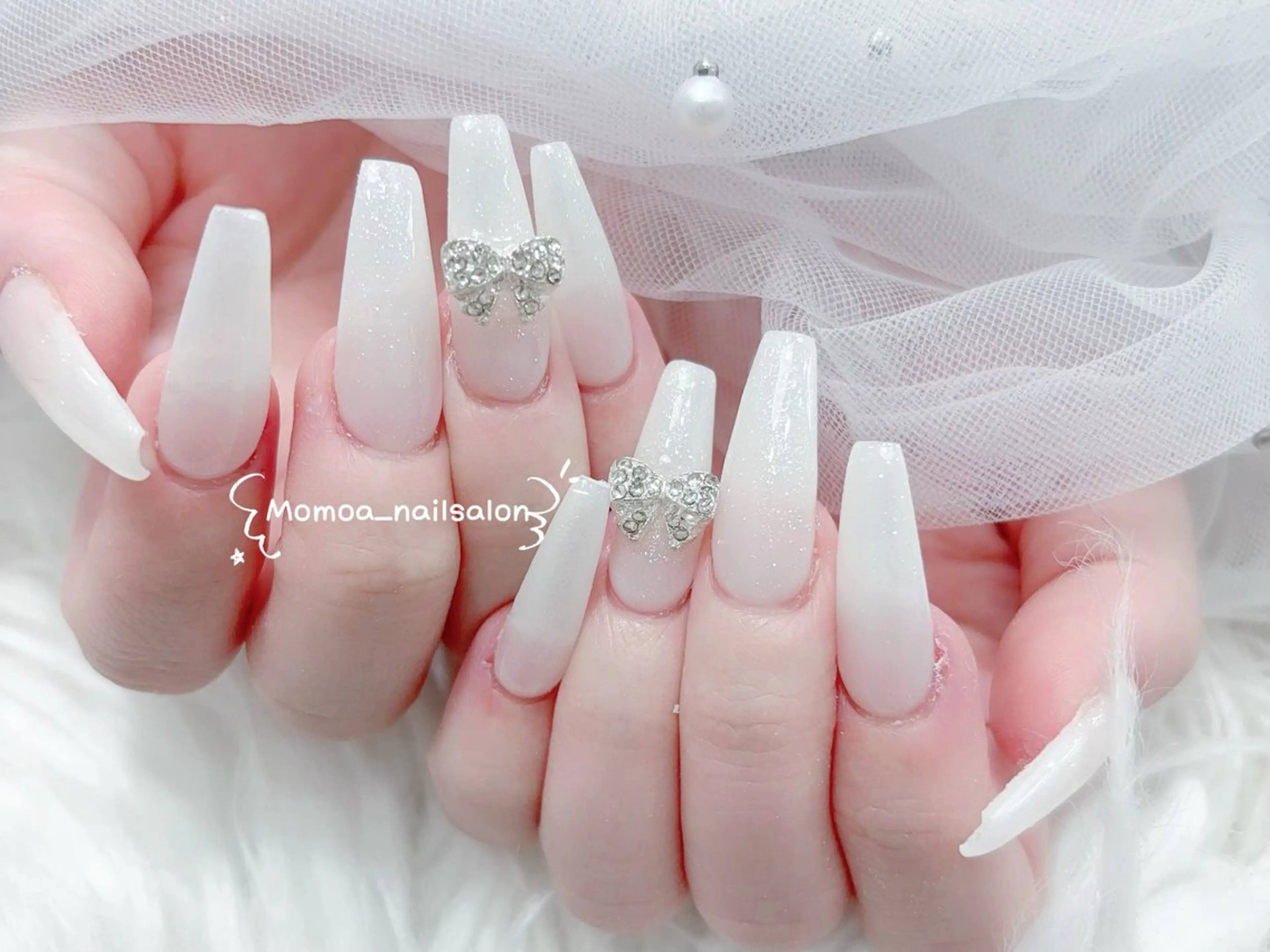 ネイル 成人式 ロングネイル マグネットネイル 大理石ネイル(マーブル) リボン ハンドネイル MoMoA Nail ネイル長さ出し専門店のネイルデザイン