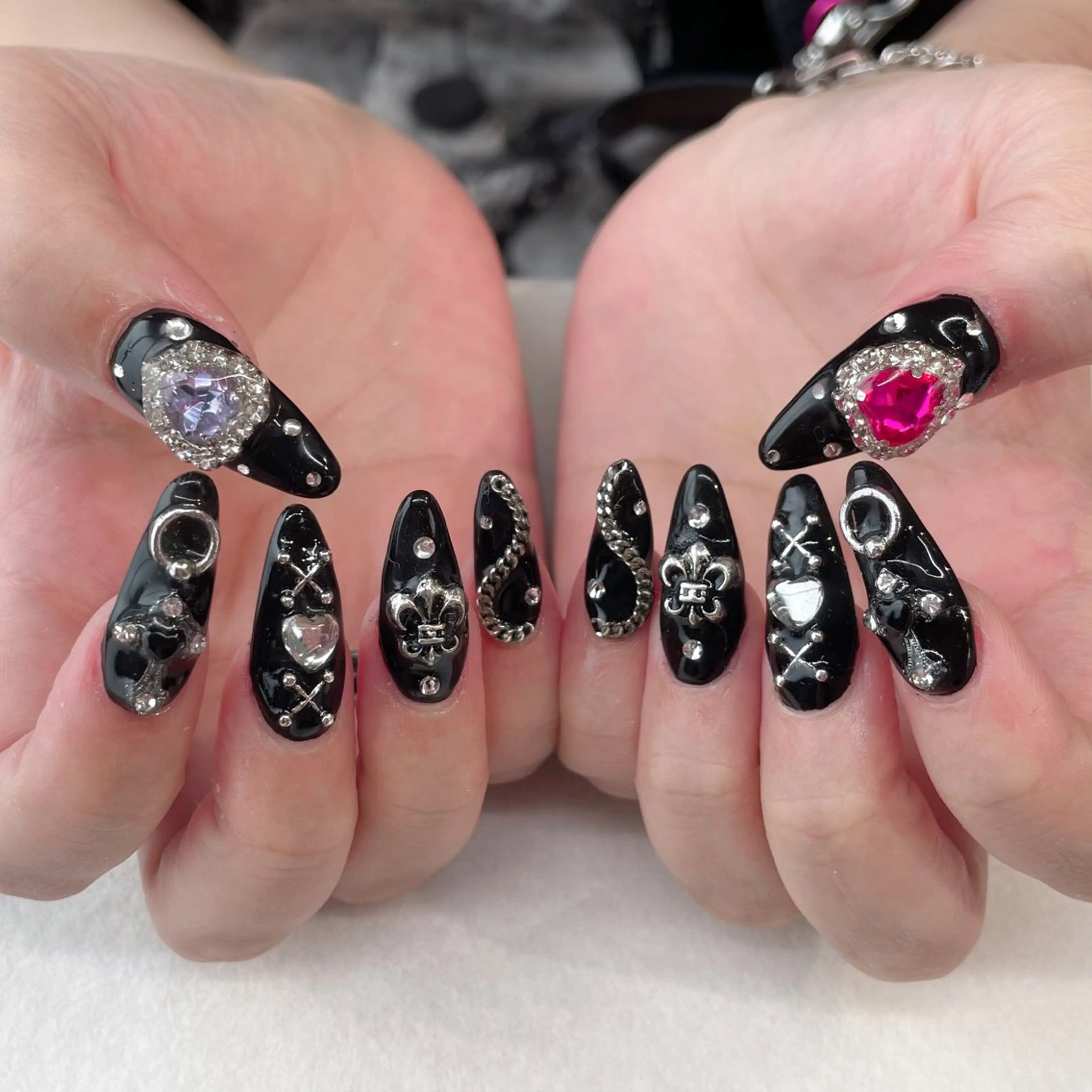 ネイル ハンドネイル 💎🐰 saki. m 🐰💎のネイルデザイン