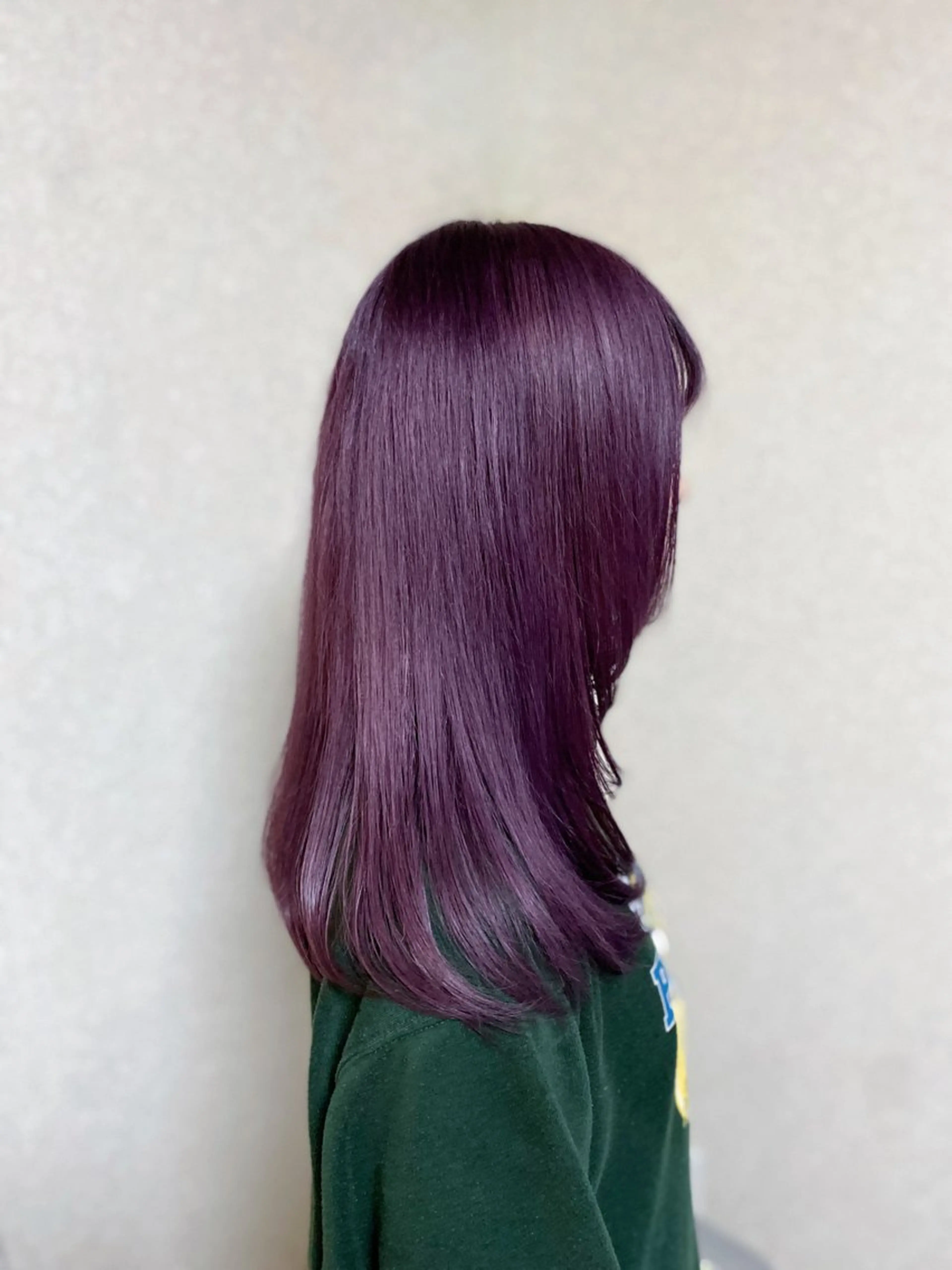 セミロング カラー カシス ラベンダーカラー 安住 千明のヘアスタイル