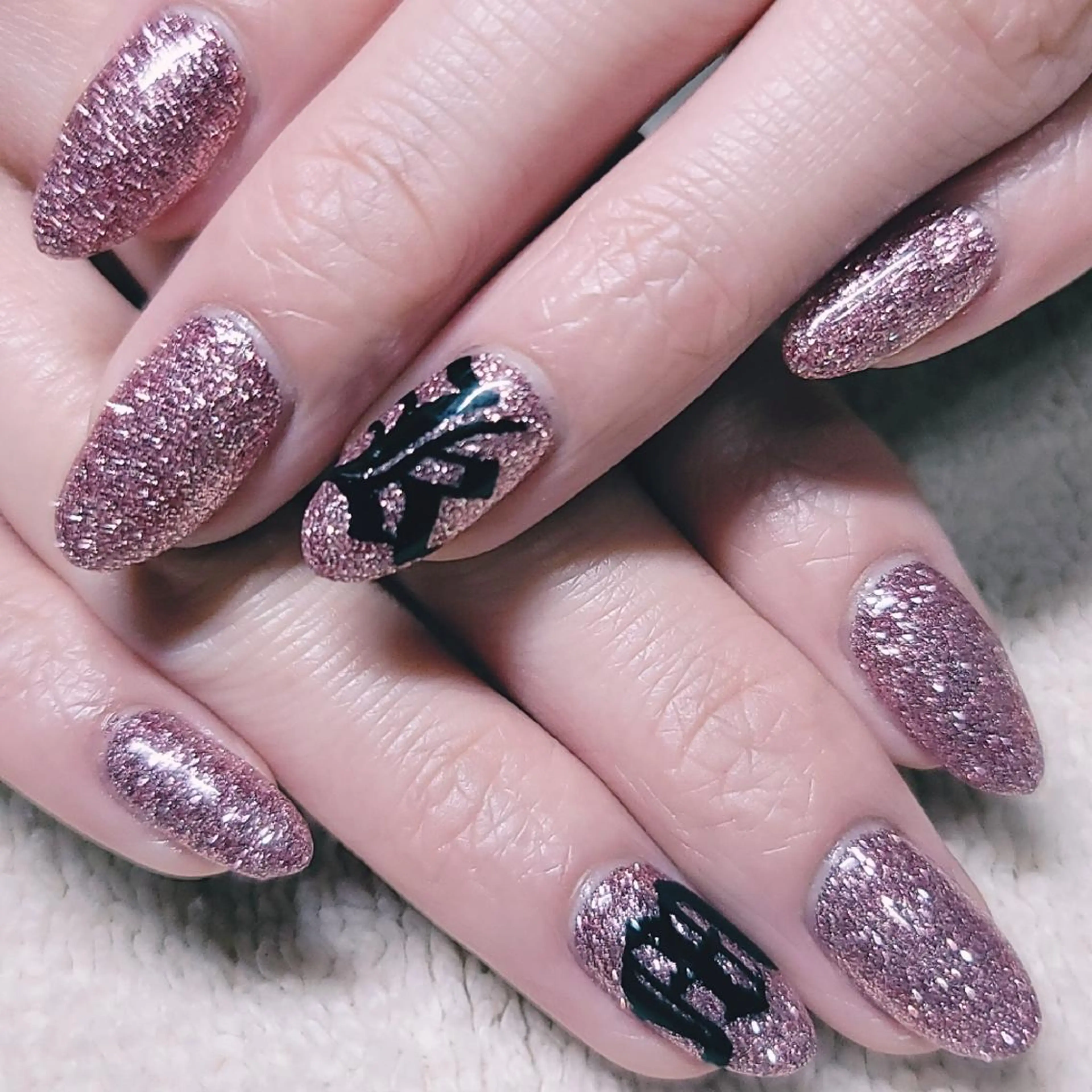 ネイル ラメ(グリッター) ワンカラーネイル ピンク シルバー ハンドネイル よしだ ひろきのネイルデザイン