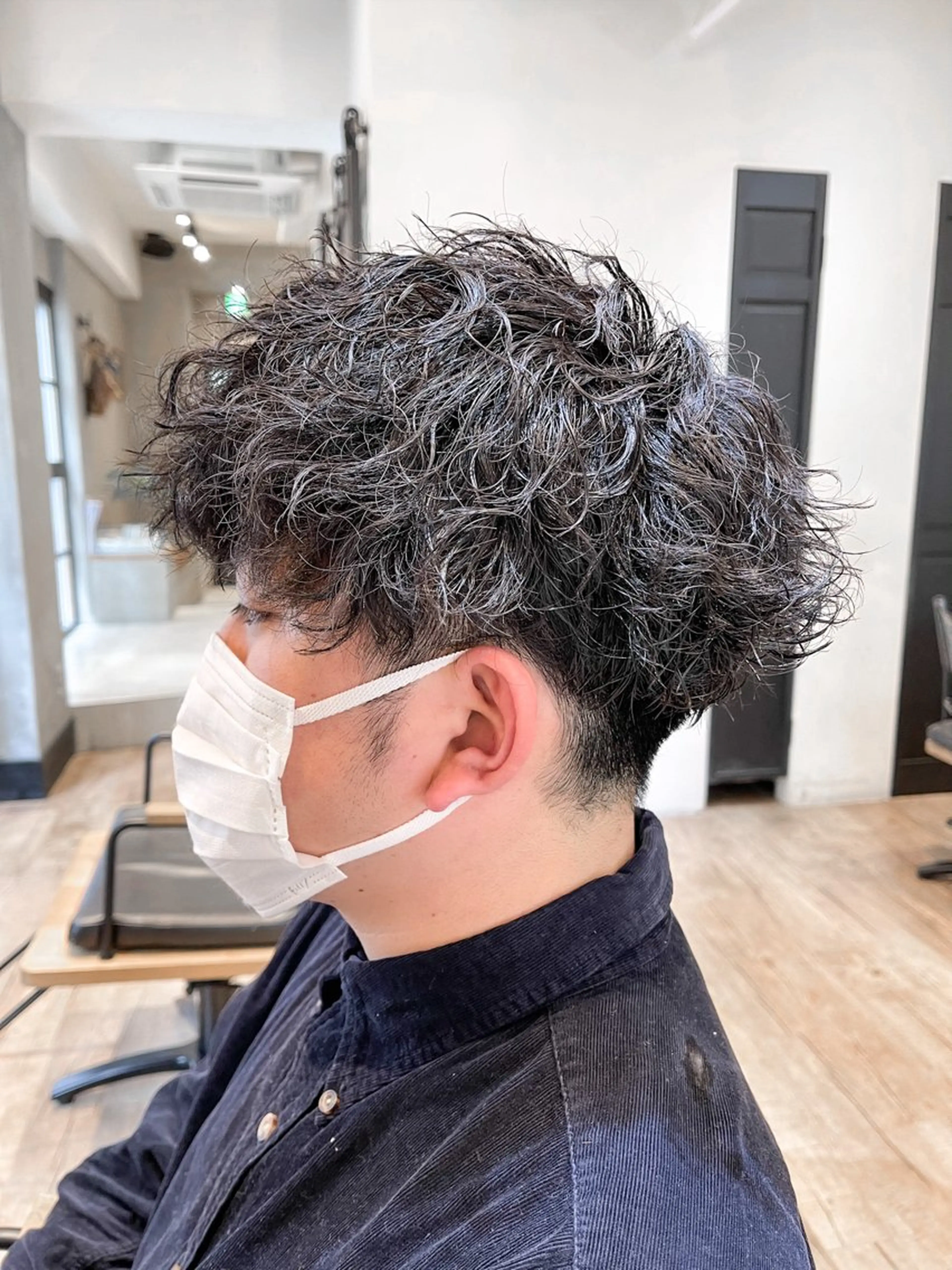 ショート パーマ メンズ ビジネス センターパート フェードカット メンズ韓国風 マッシュ カット パーマ トリートメント ヘアセット amie高崎所属・高崎メンズパーマ 髪質改善TAKEのヘアスタイル