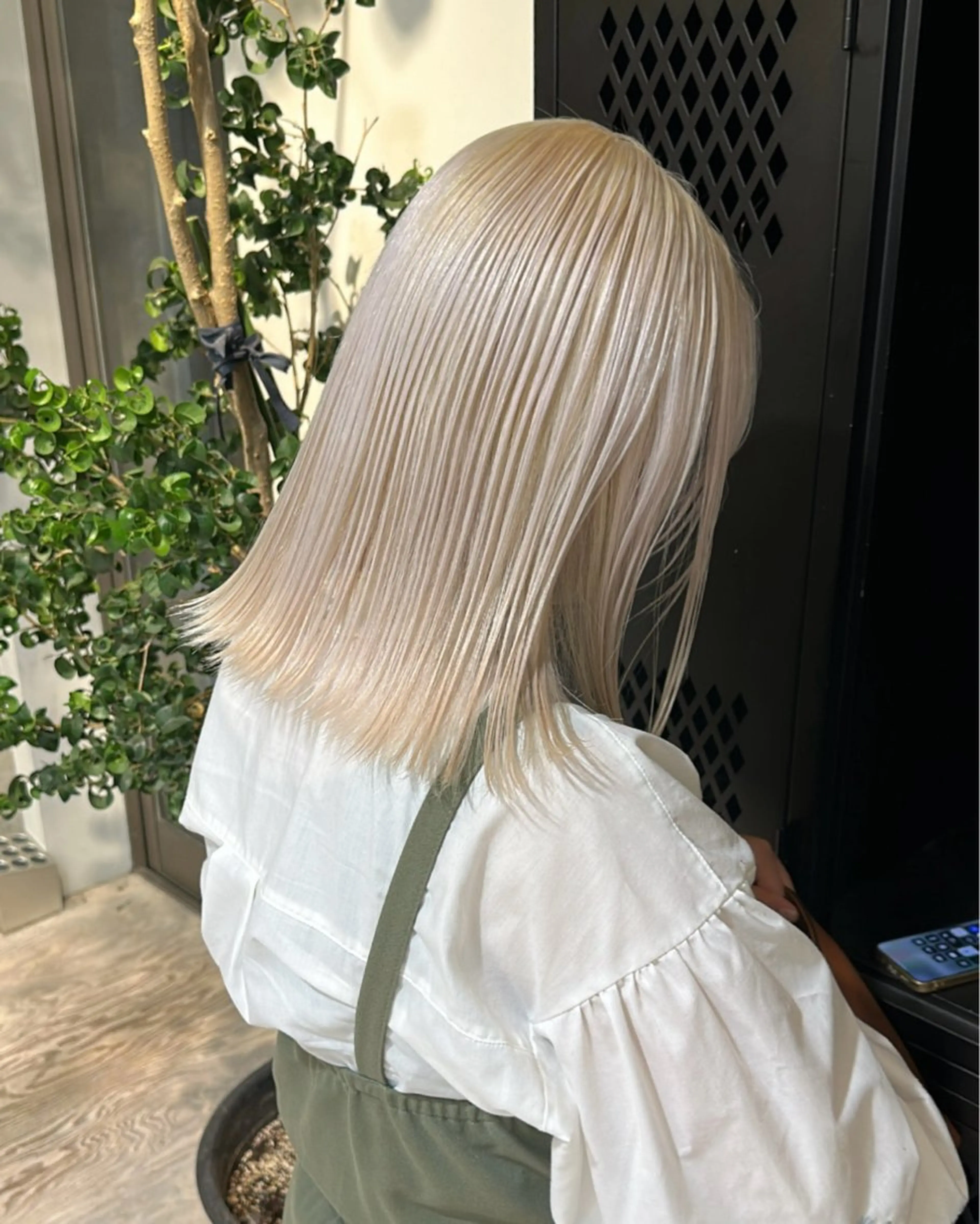 カラー 抜きっぱなしブロンド ササキカズマのヘアスタイル