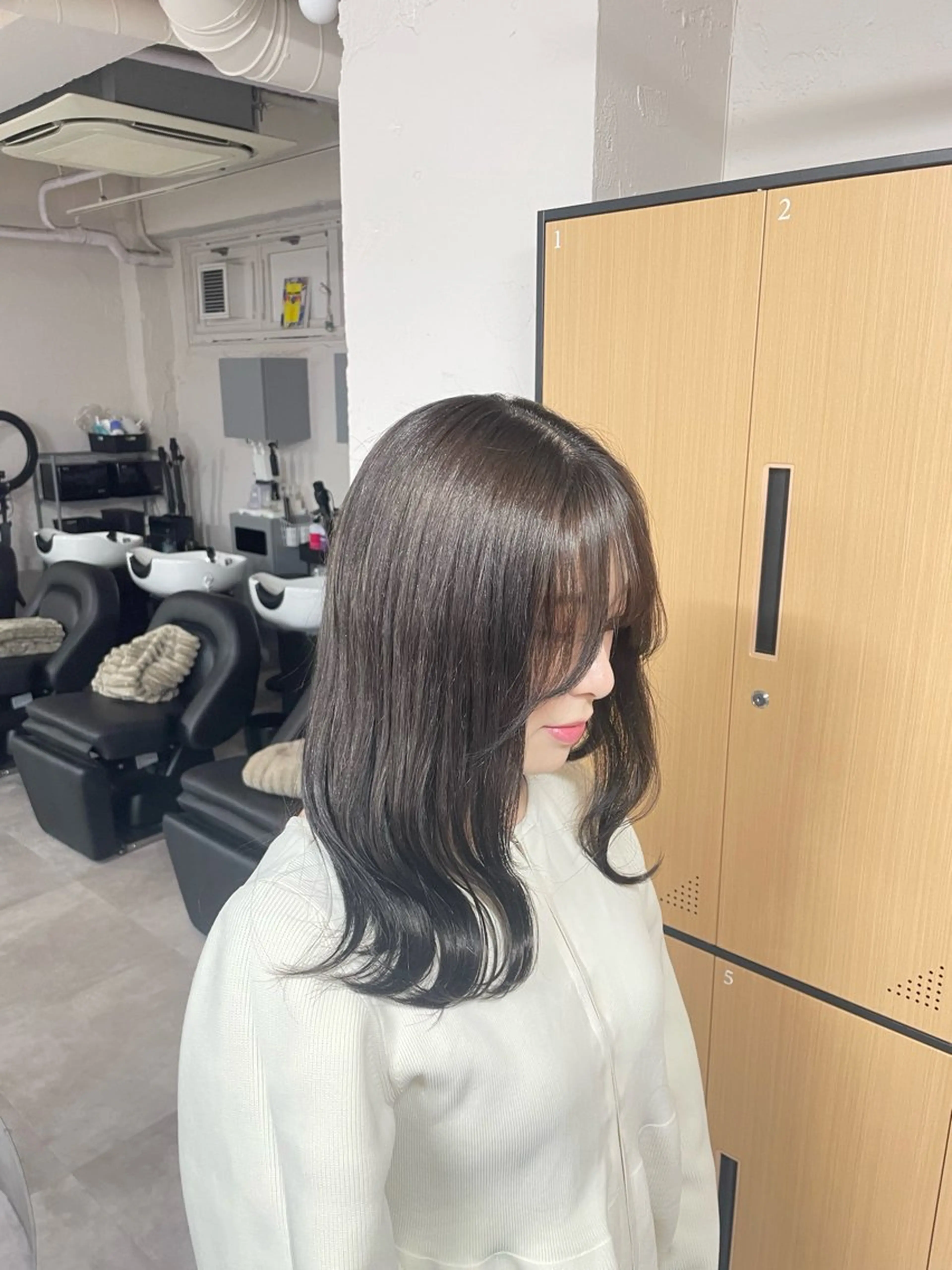 ミディアム アッシュ アッシュグレー アッシュグレージュ カット ヘアカラー tokute 中野真咲🐺のヘアスタイル
