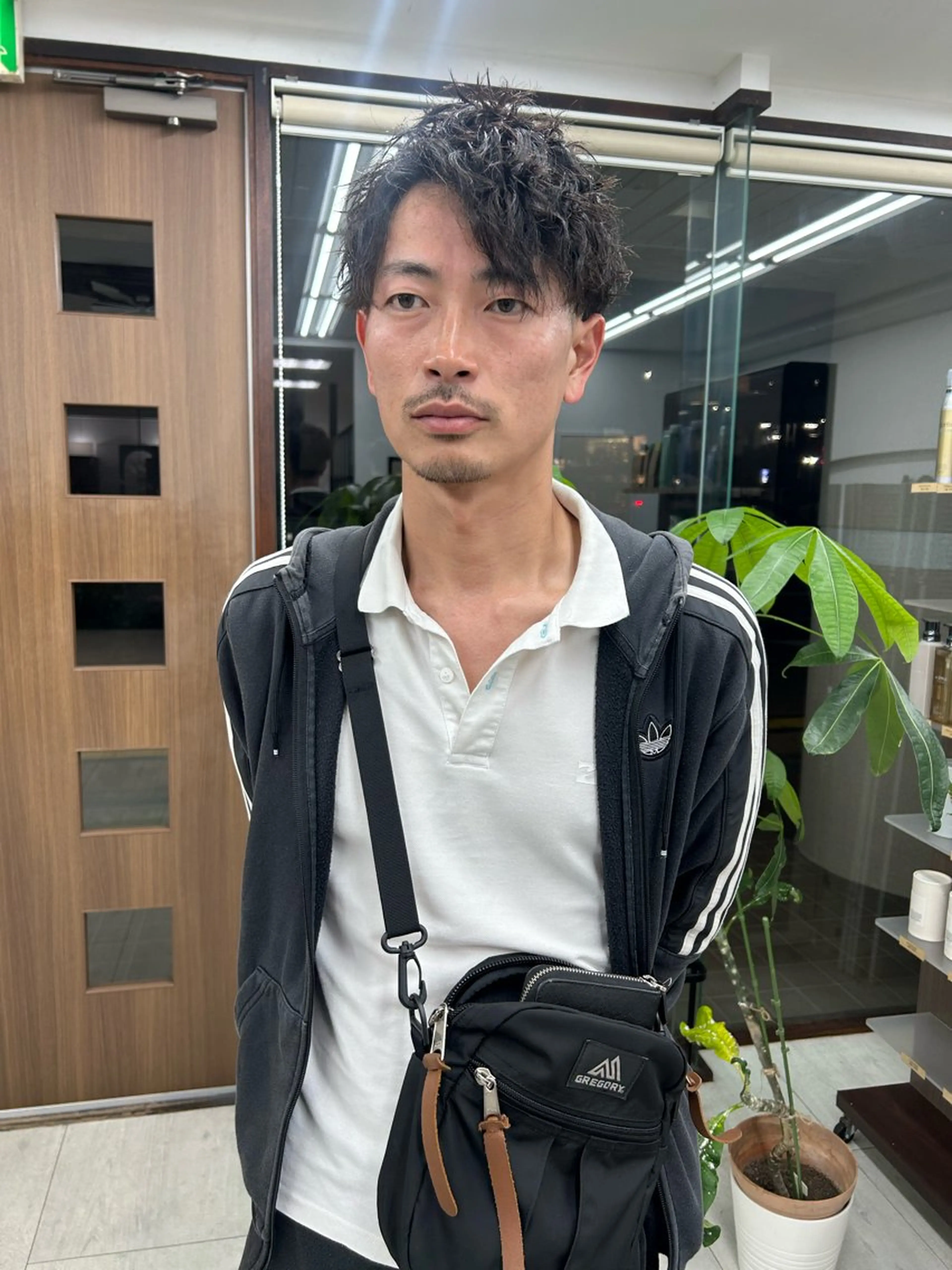 ショート パーマ メンズ アップバング カット パーマ トレンドメンズパーマ /タカシマダイスケのヘアスタイル