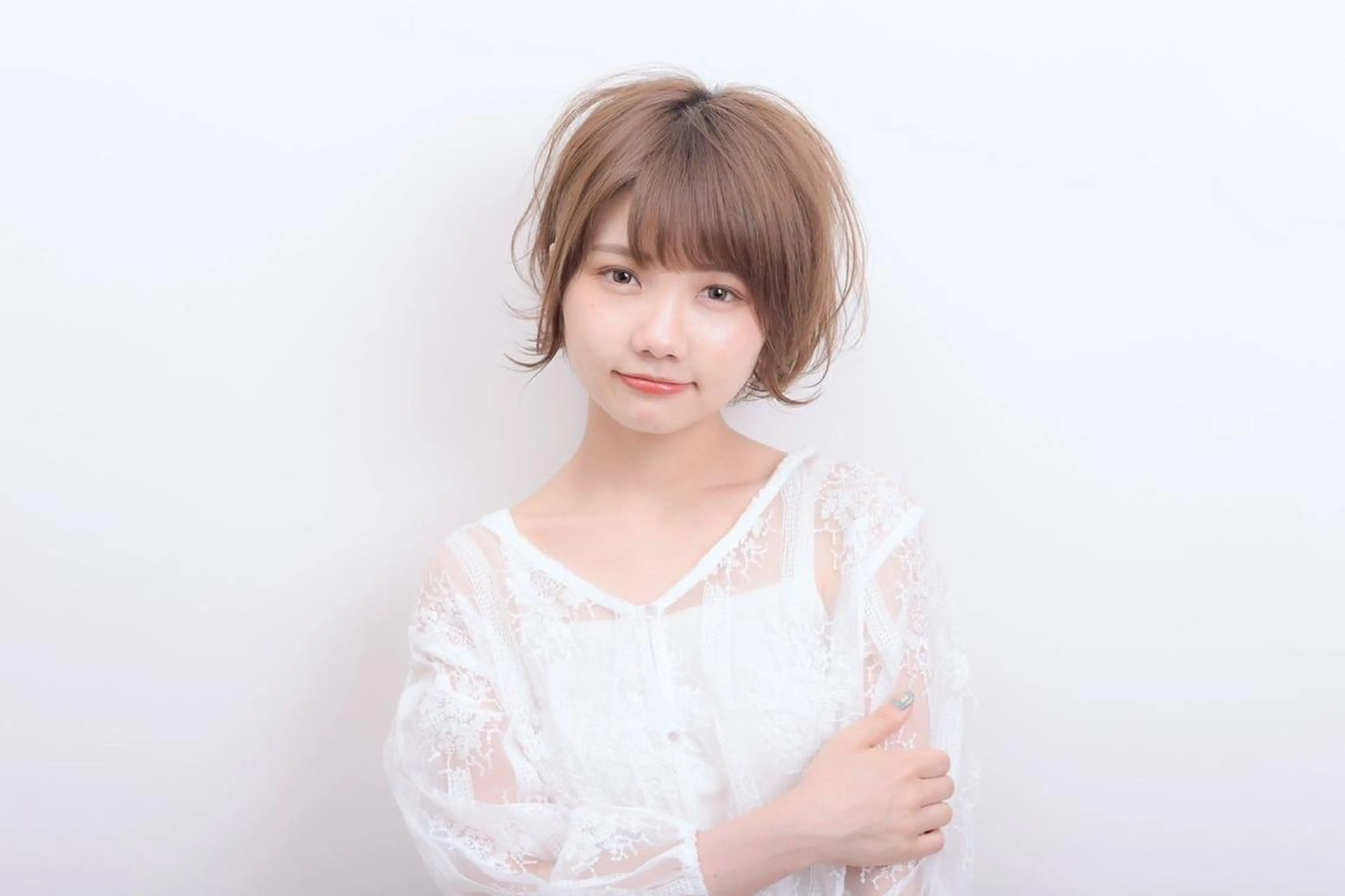 ミディアム ワンレンボブ アッシュ ボブ ハイライト 韓国風ヘア 公式 Ease by amble luxeのヘアスタイル