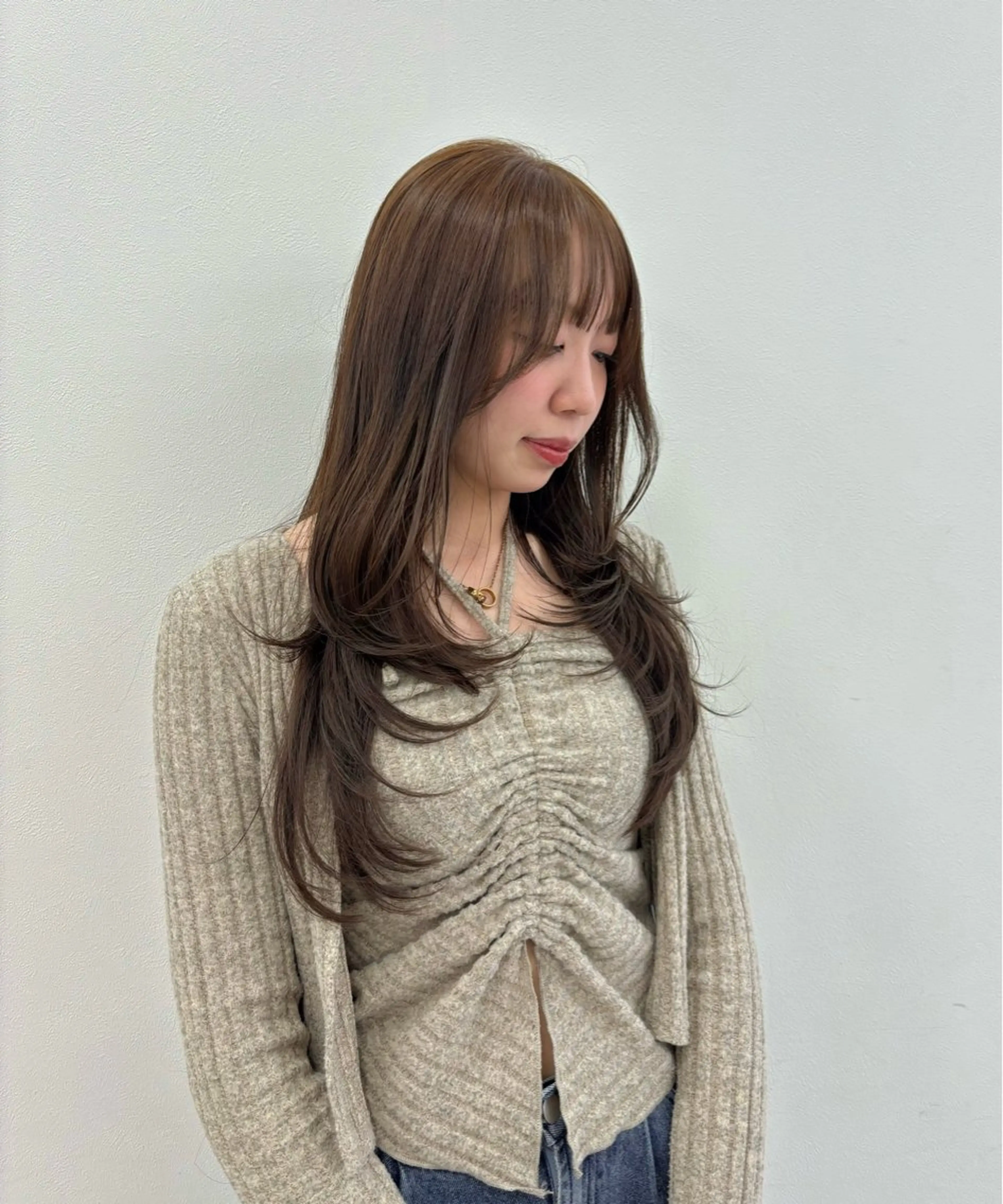 セミロング カラー ヘアカラー トリートメント ヘッドスパ ヘアセット 韓国レイヤー ハッシュカットのヘアスタイル