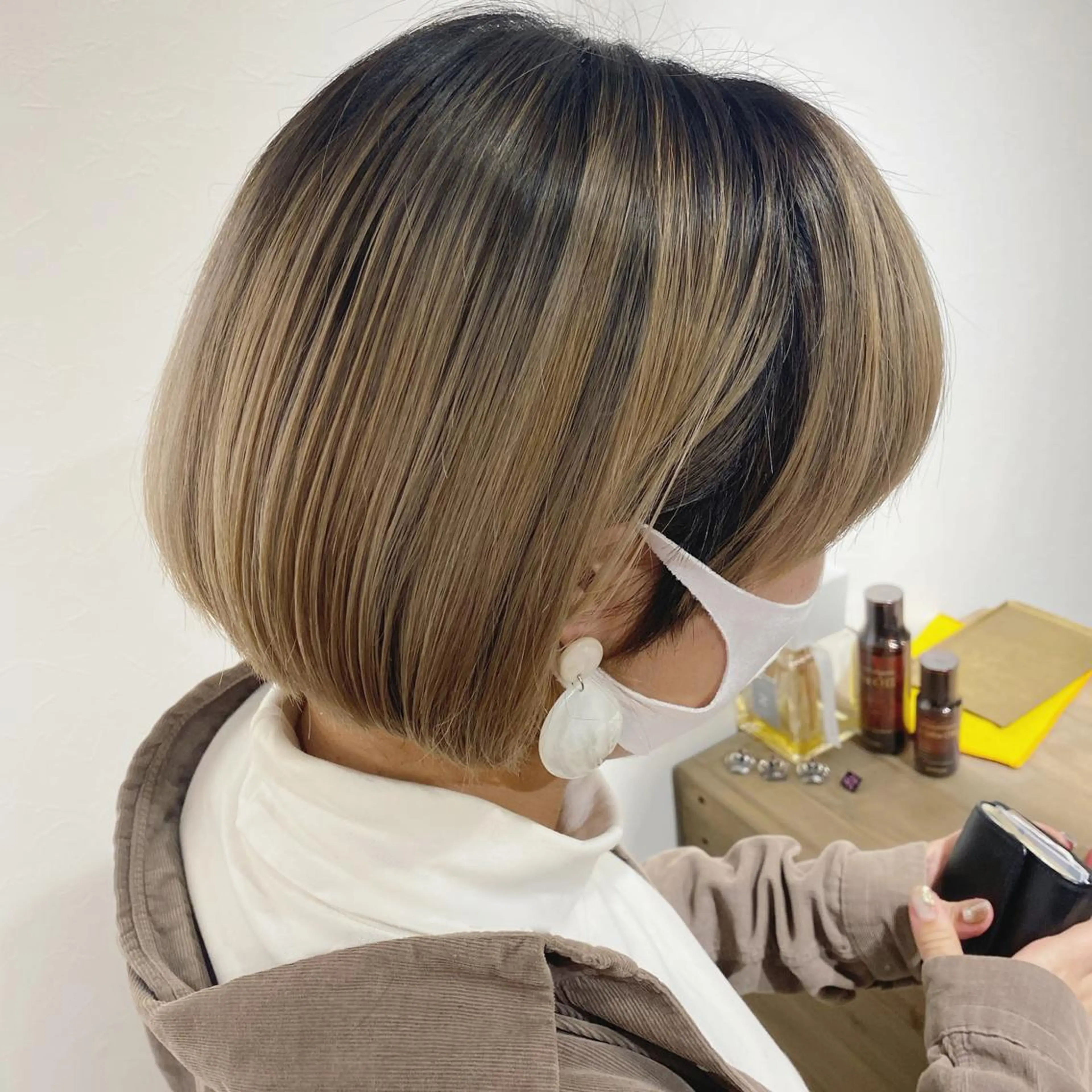 ショート ボブ レイヤーカット カット ヘアカラー Hues所属・上村 ダイスケのヘアスタイル
